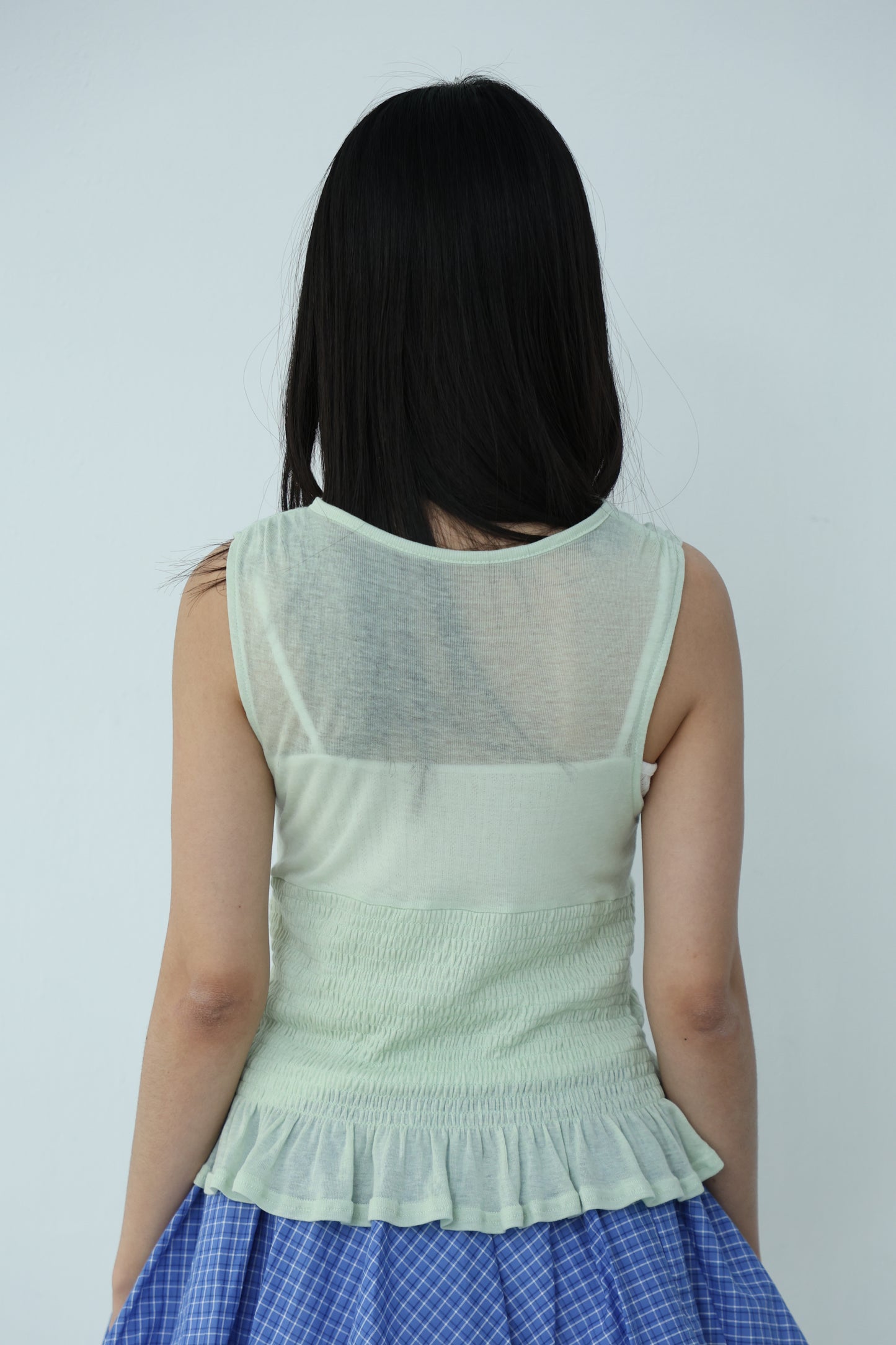 Sleeveless thin lace vest