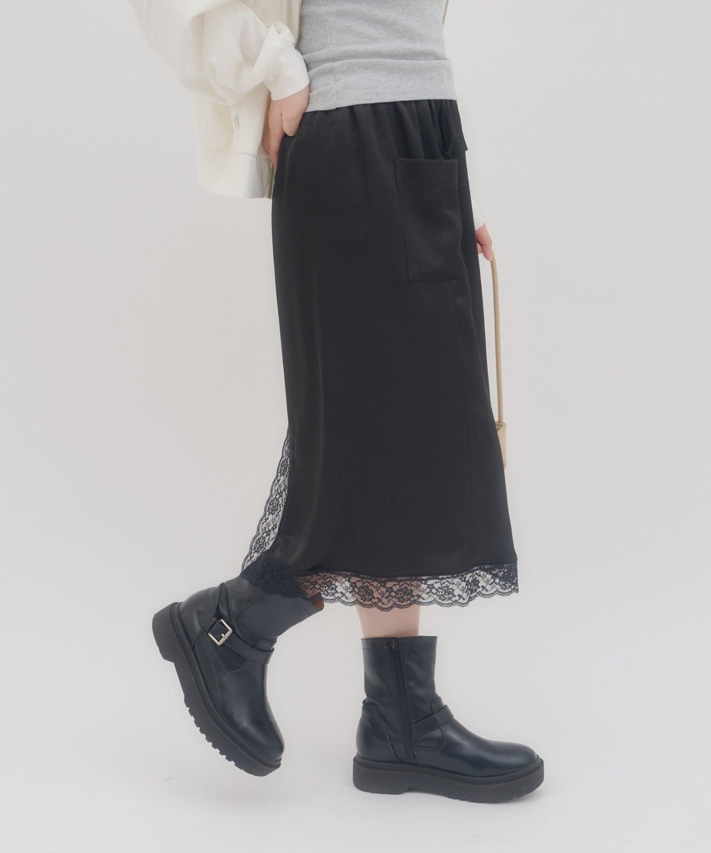 (Sale 至8/23 22:00）Discoat 緞面光澤裙