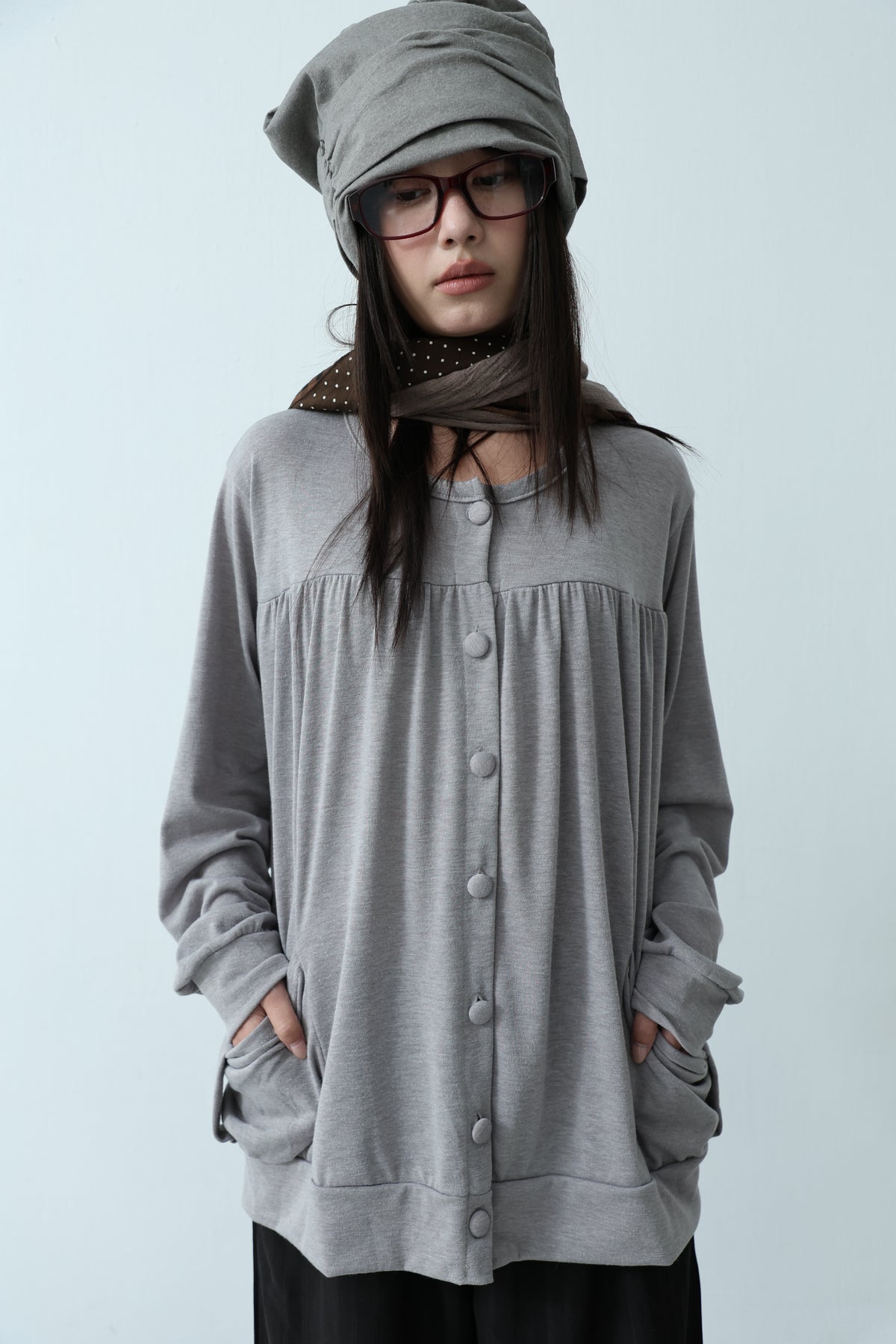 Open collar with bow and bow