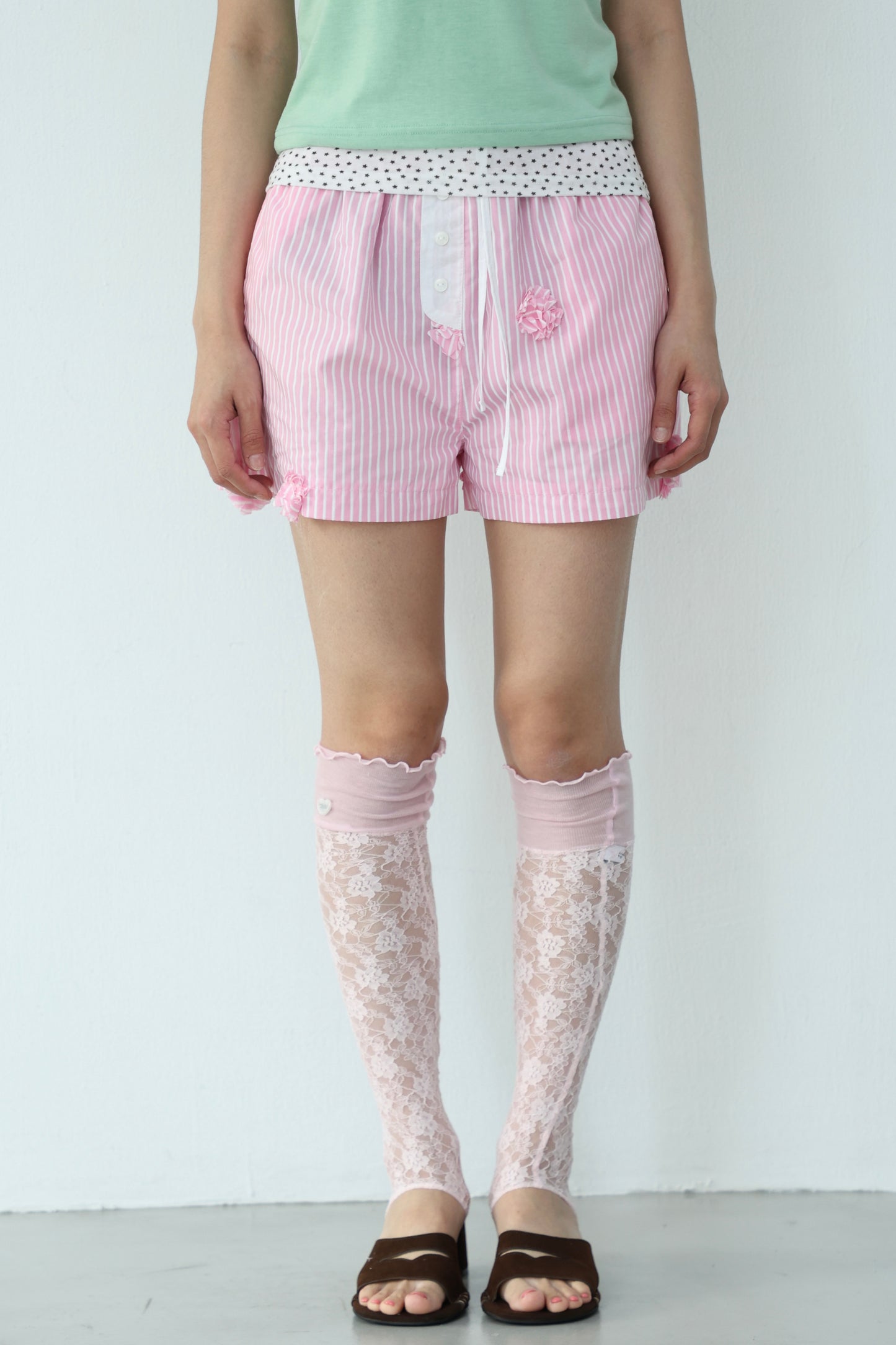 Straight stripe button shorts