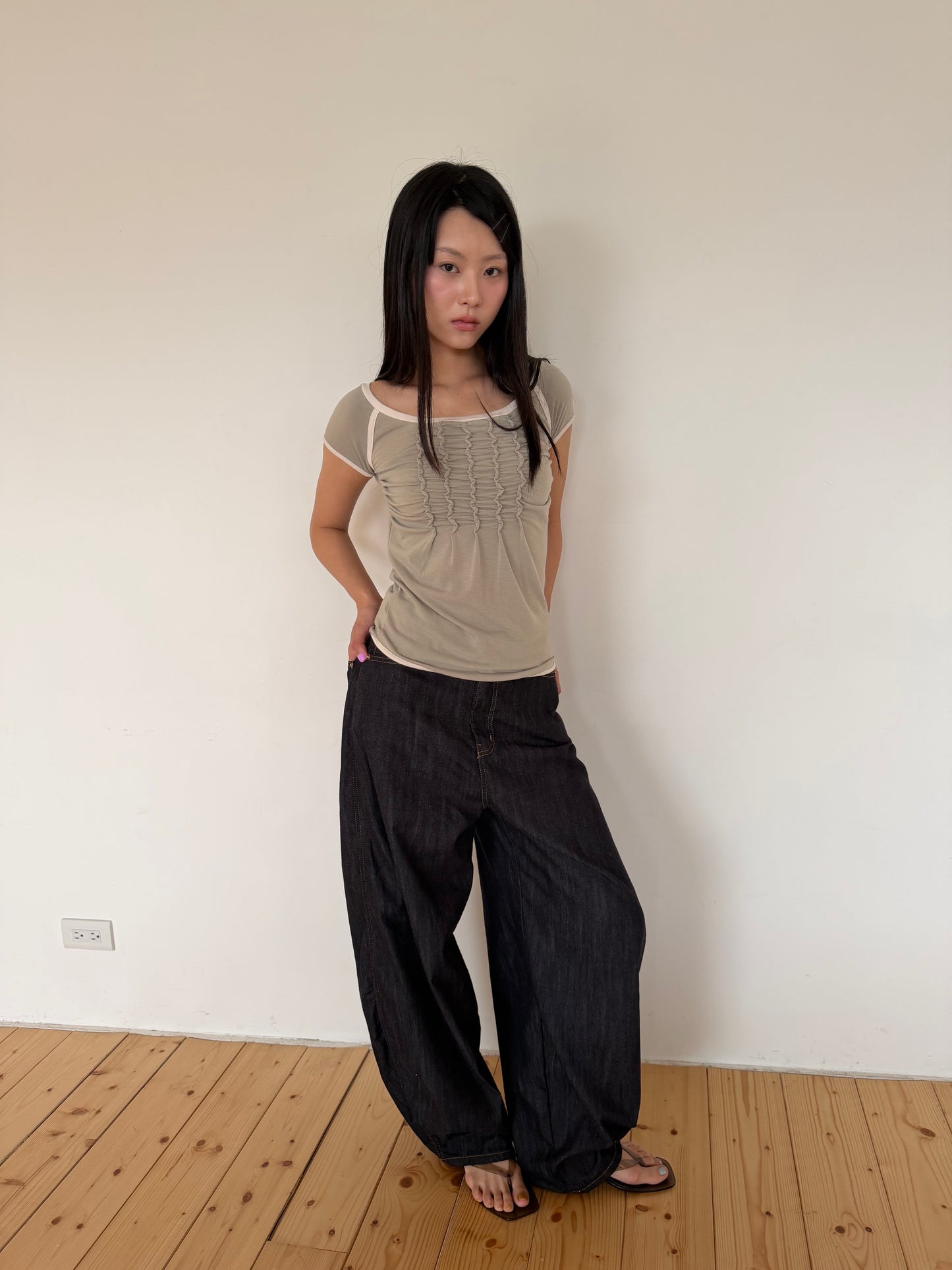 Contrast Trim Ruched Top