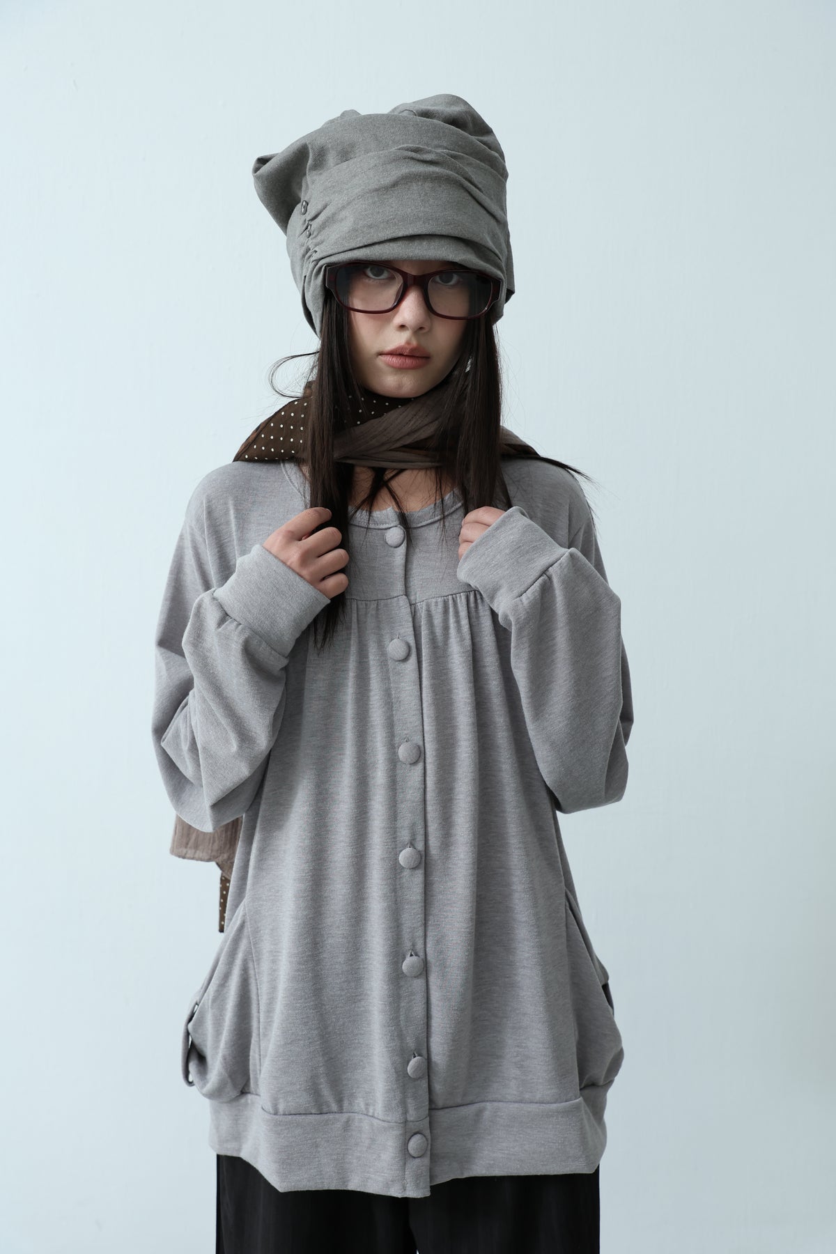 Open collar with bow and bow