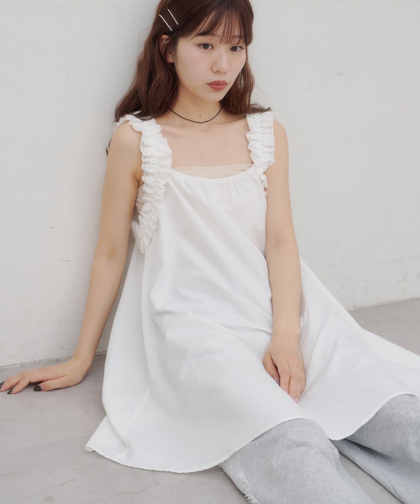 （sale 至8/23 22:00）Discoat umm奶油花邊皺皺肩帶小洋裝