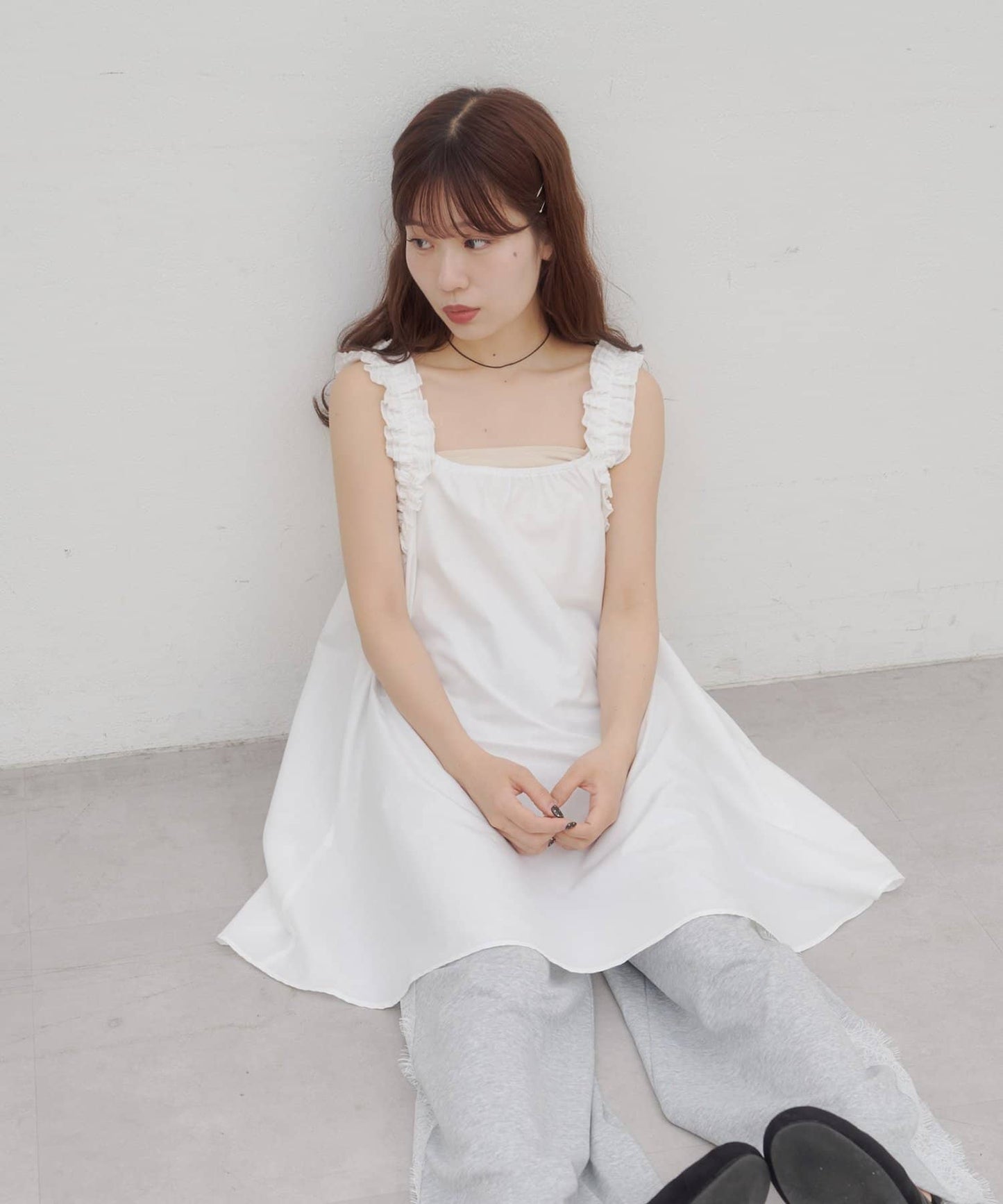 （sale 至8/23 22:00）Discoat umm奶油花邊皺皺肩帶小洋裝
