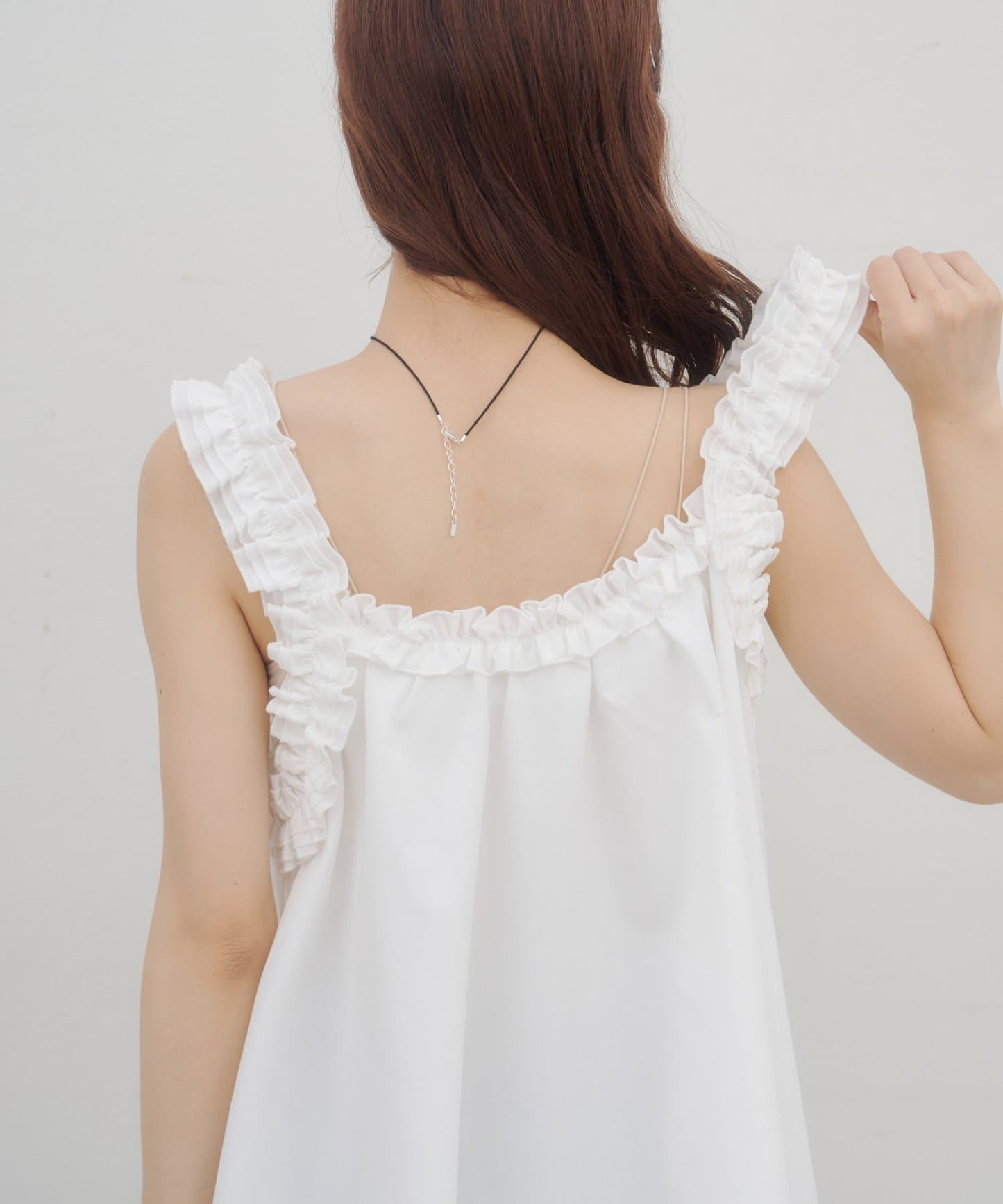 （sale 至8/23 22:00）Discoat umm奶油花邊皺皺肩帶小洋裝