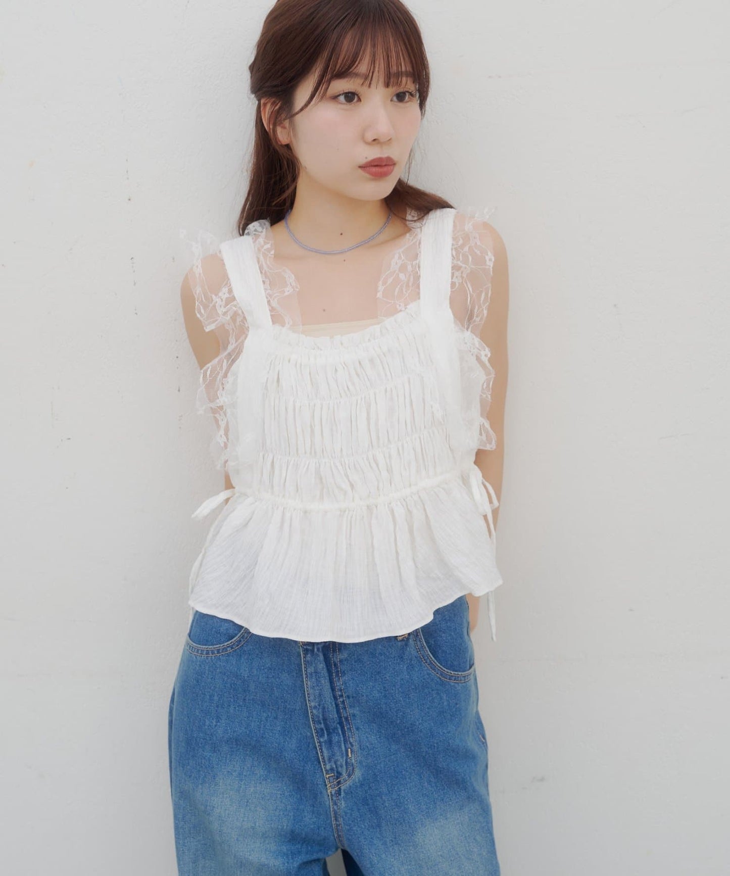 （sale 至8/23 22:00）蕾絲肩帶抓皺背心