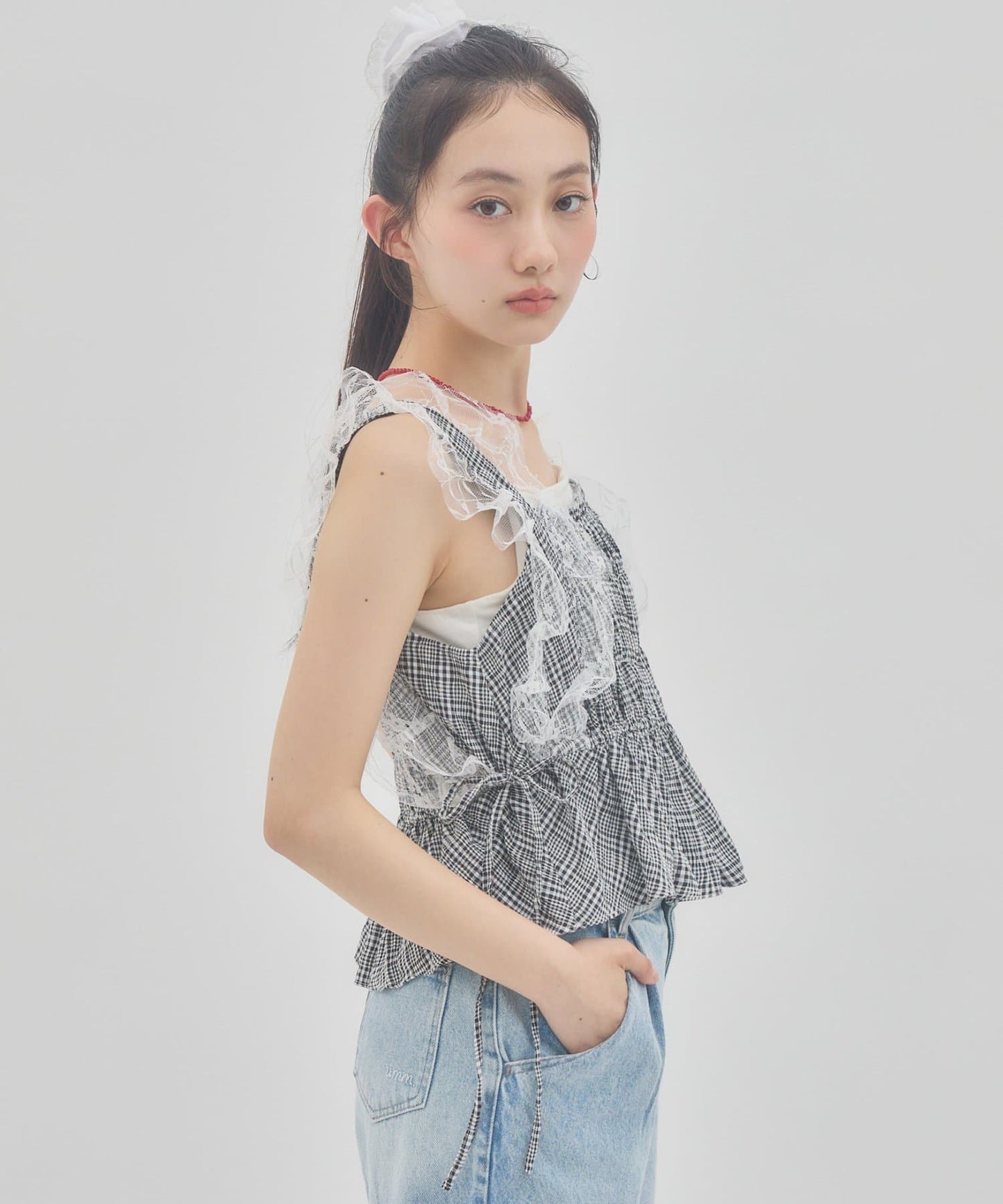 （sale 至8/23 22:00）蕾絲肩帶抓皺背心