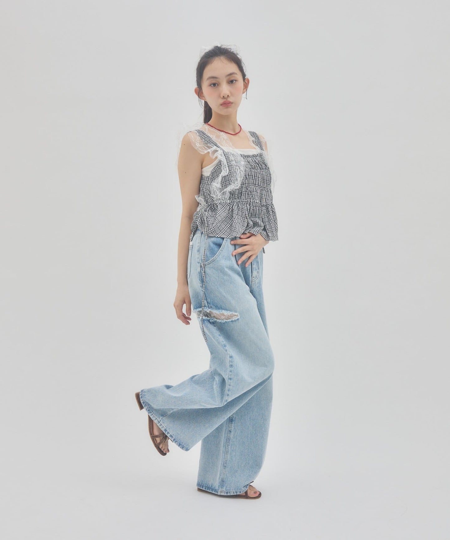 （sale 至8/23 22:00）蕾絲肩帶抓皺背心