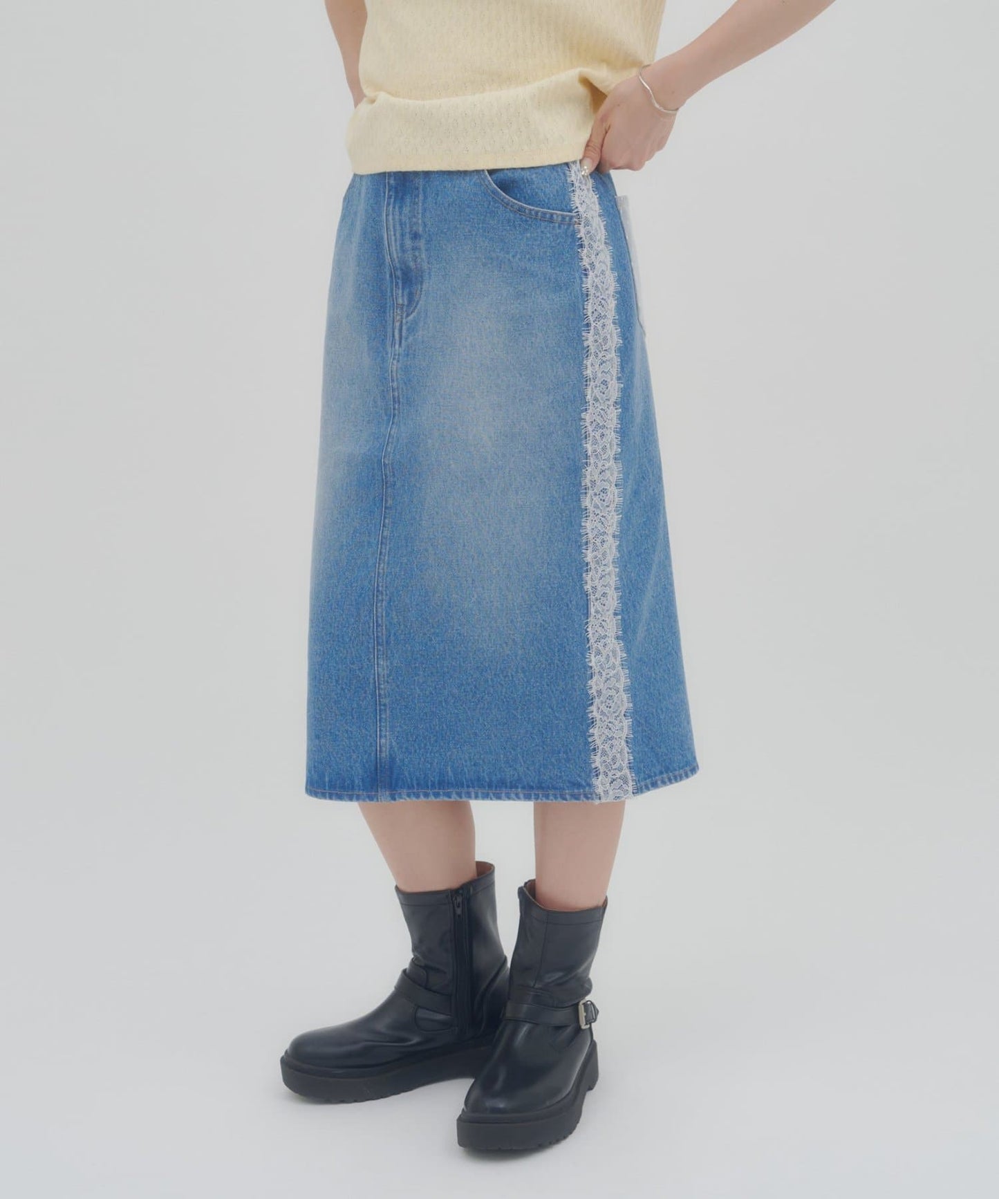 （sale 至8/23 22:00）側邊蕾絲中長牛仔裙