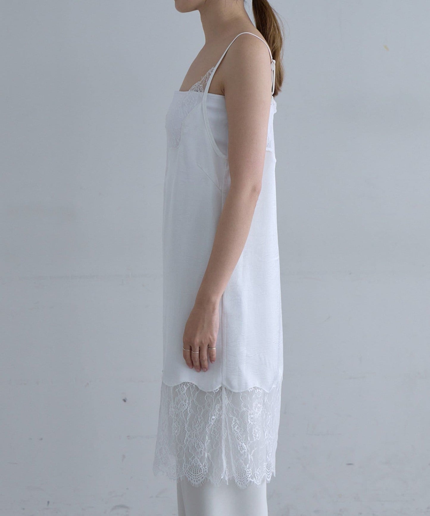 （sale 至8/23 22:00）SHENERY 蕾絲吊帶背心