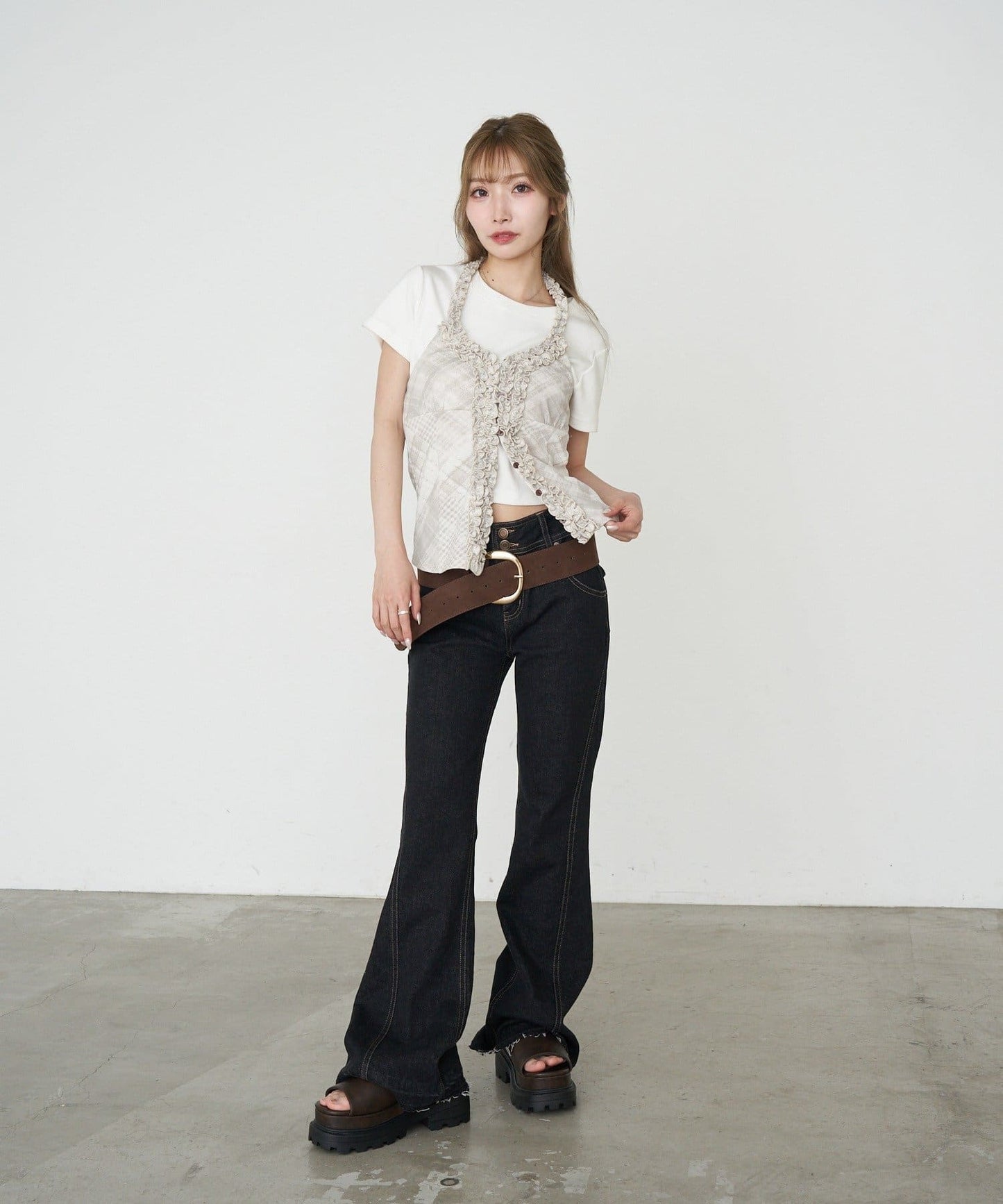 （sale 至8/23 22:00）RAY CASSIN 荷葉邊掛脖排釦上衣