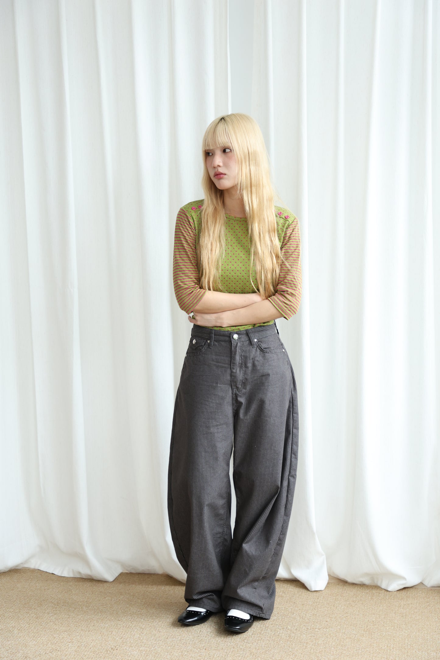 Thin straight stripe baggy pants