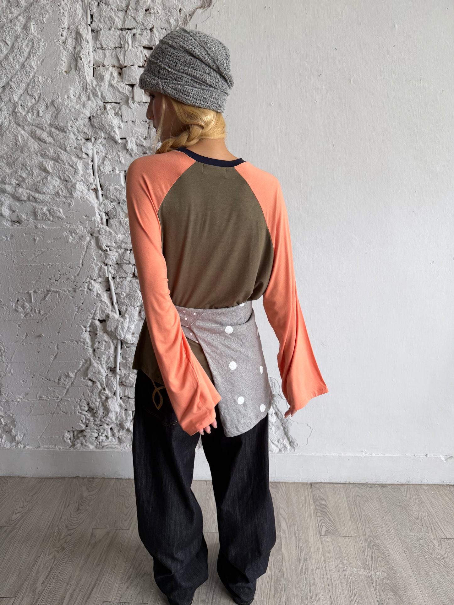Loose-fitting patchwork long-sleeved top