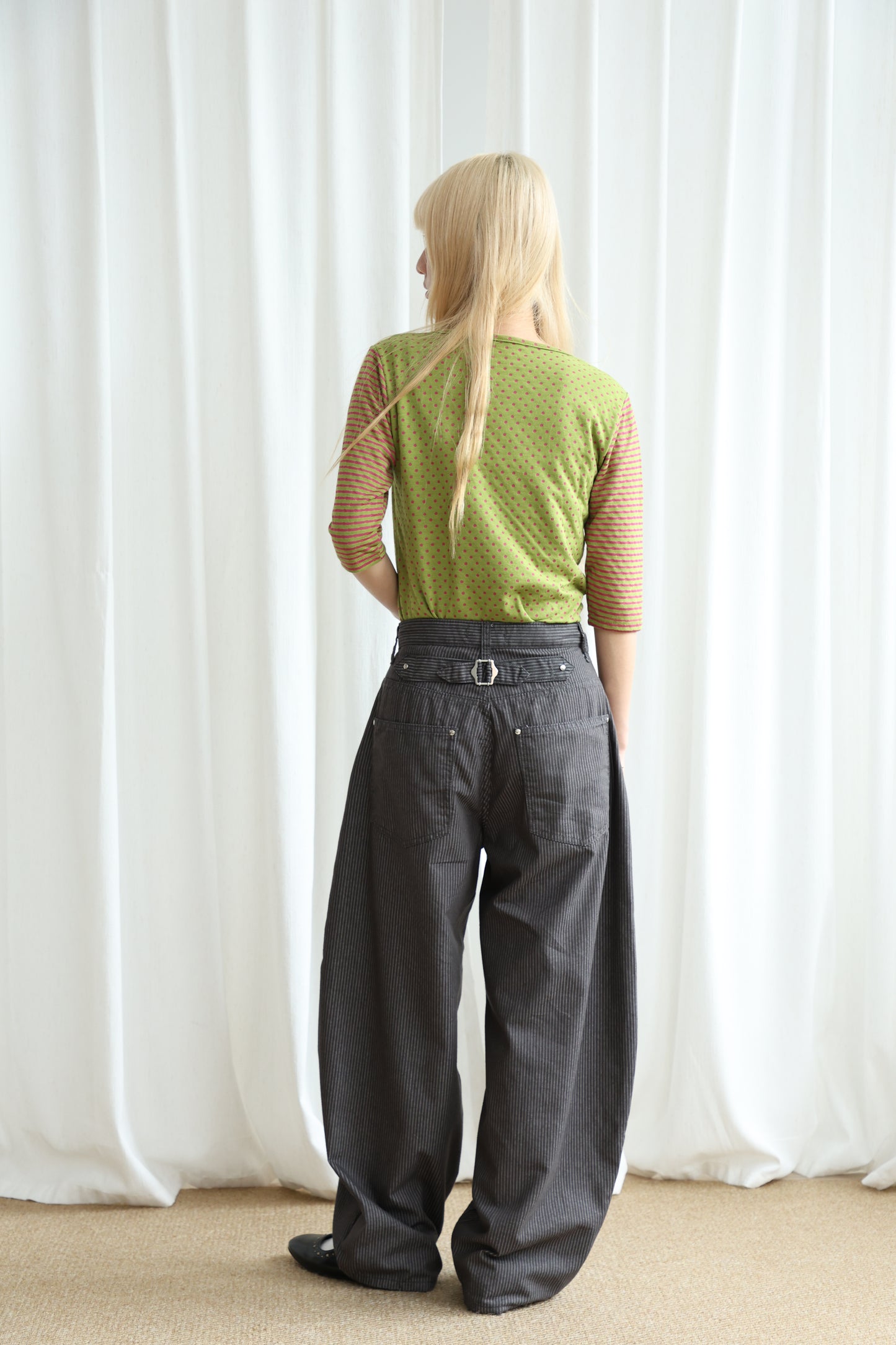 Thin straight stripe baggy pants