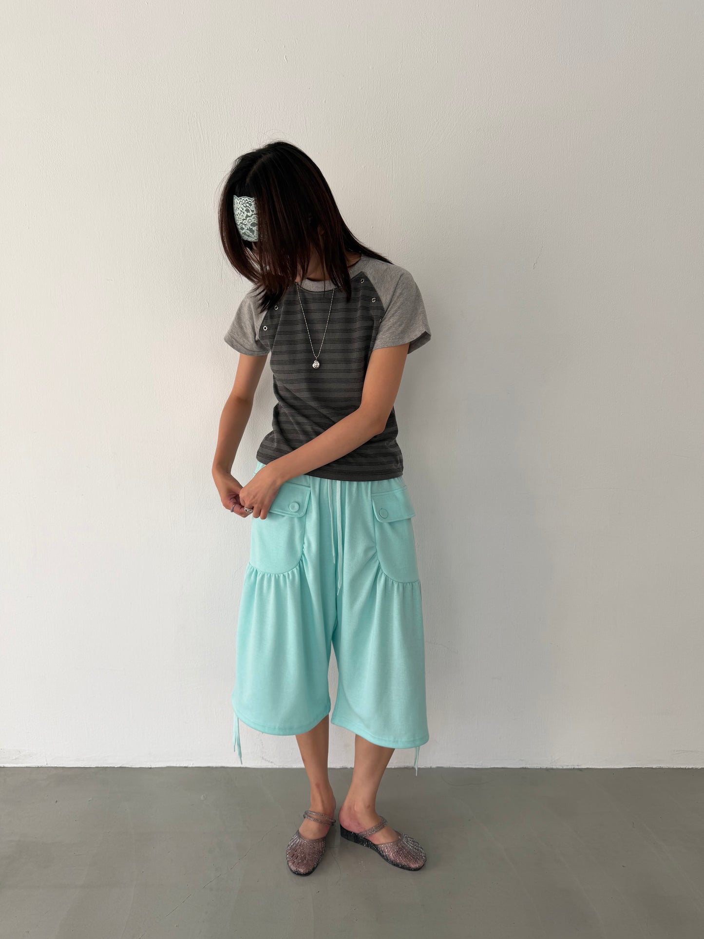 コットンワイドポケットボタンダウンクロップドトラウザー