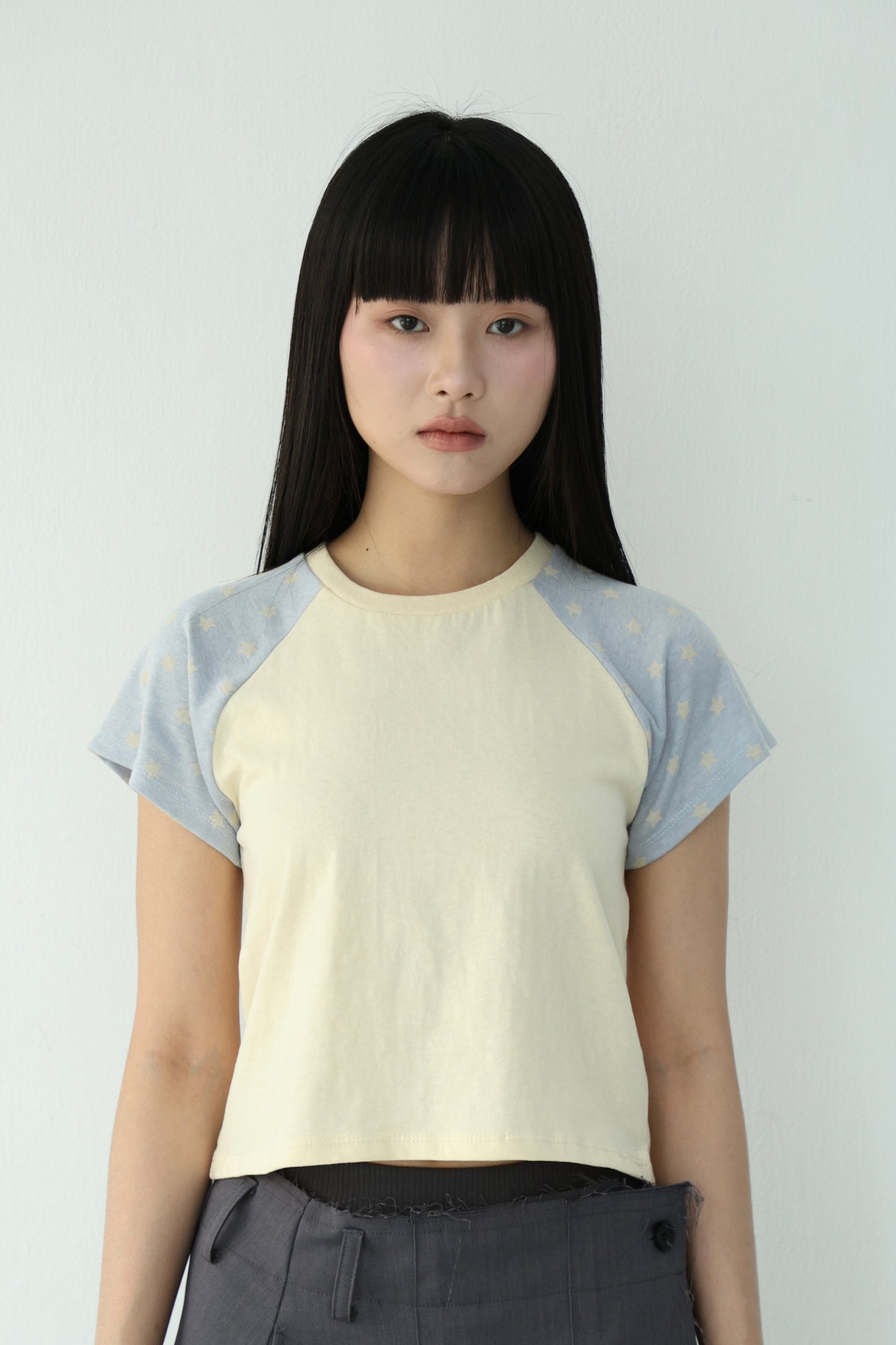 Star-patterned short-sleeved top