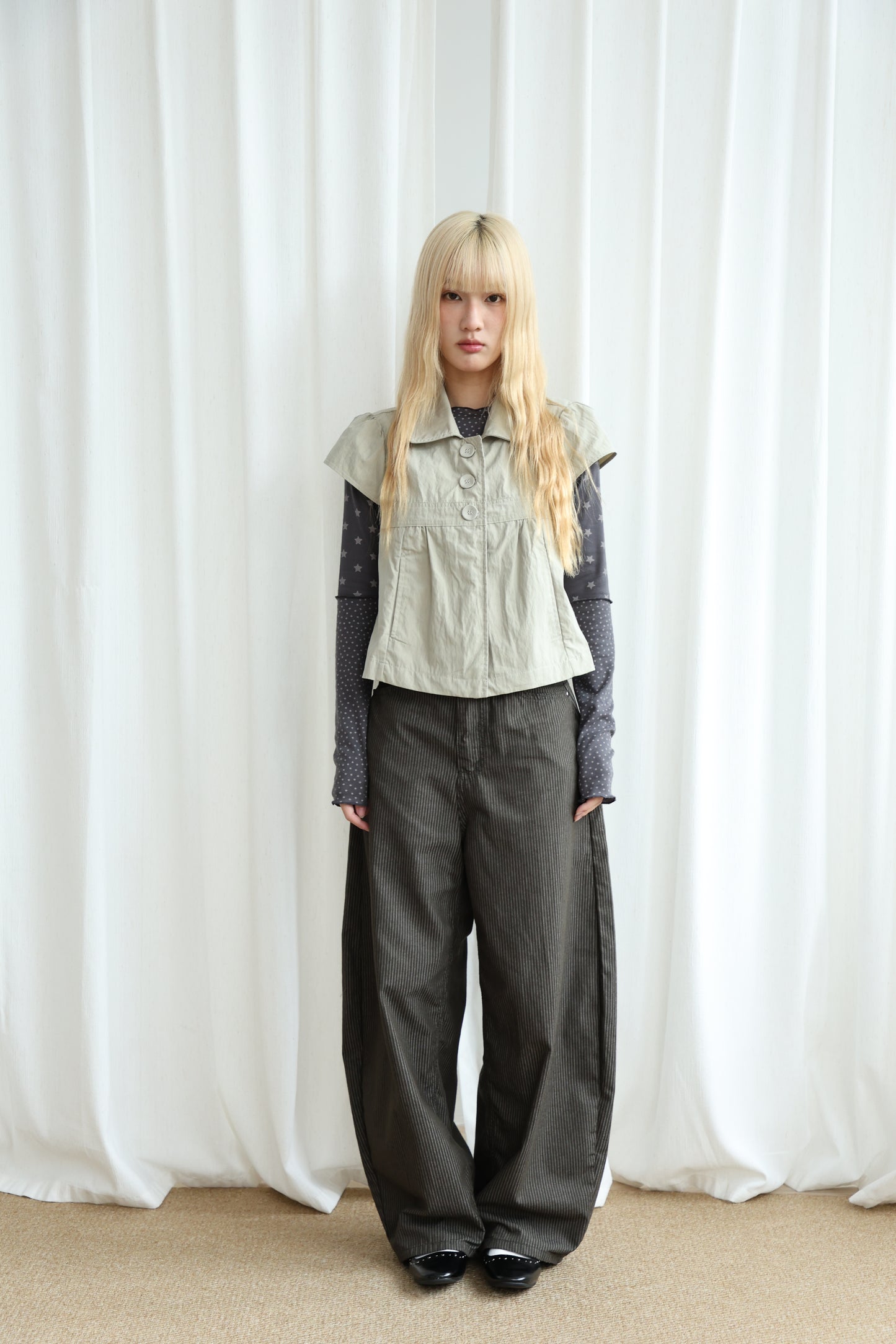 Thin straight stripe baggy pants