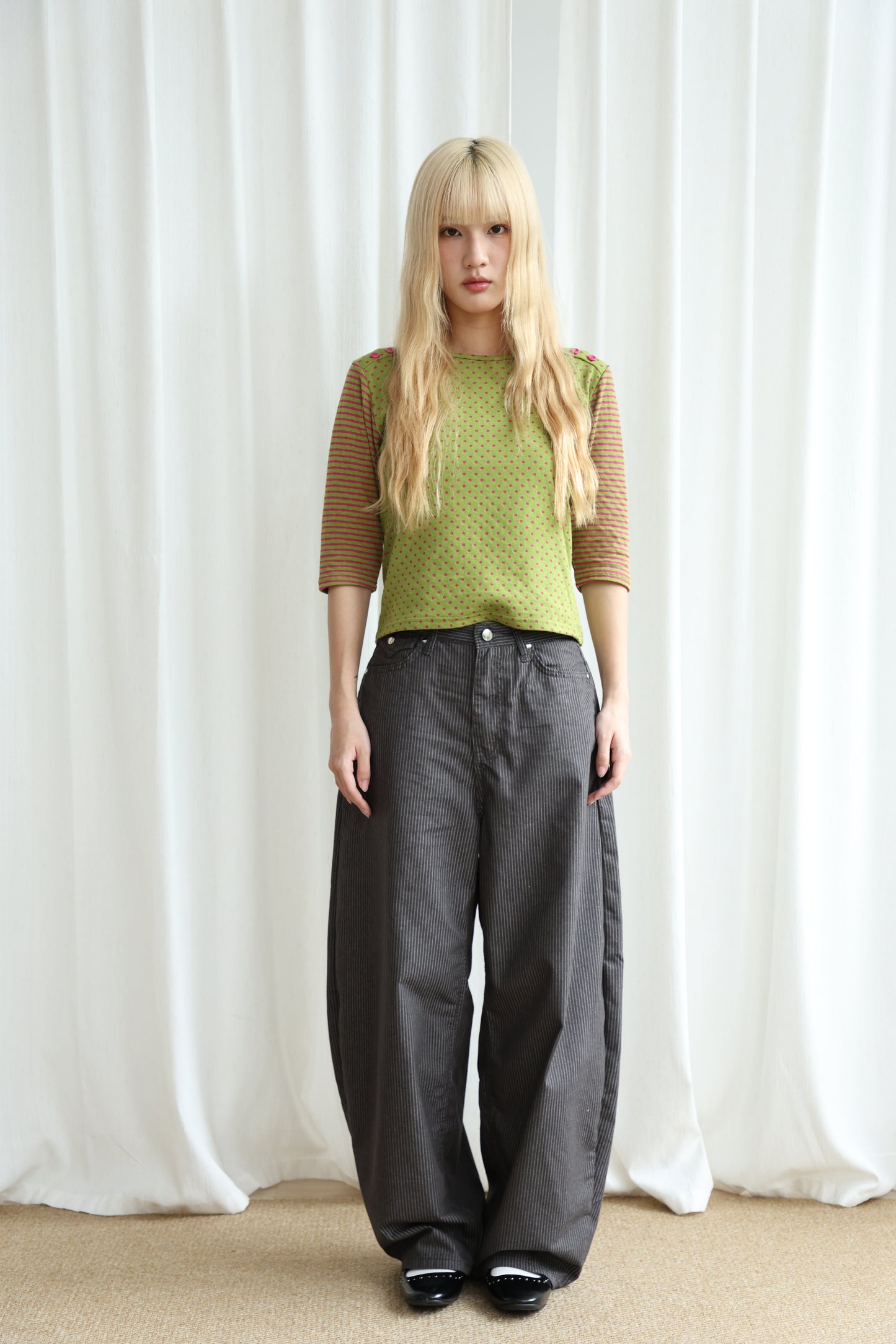 Thin straight stripe baggy pants