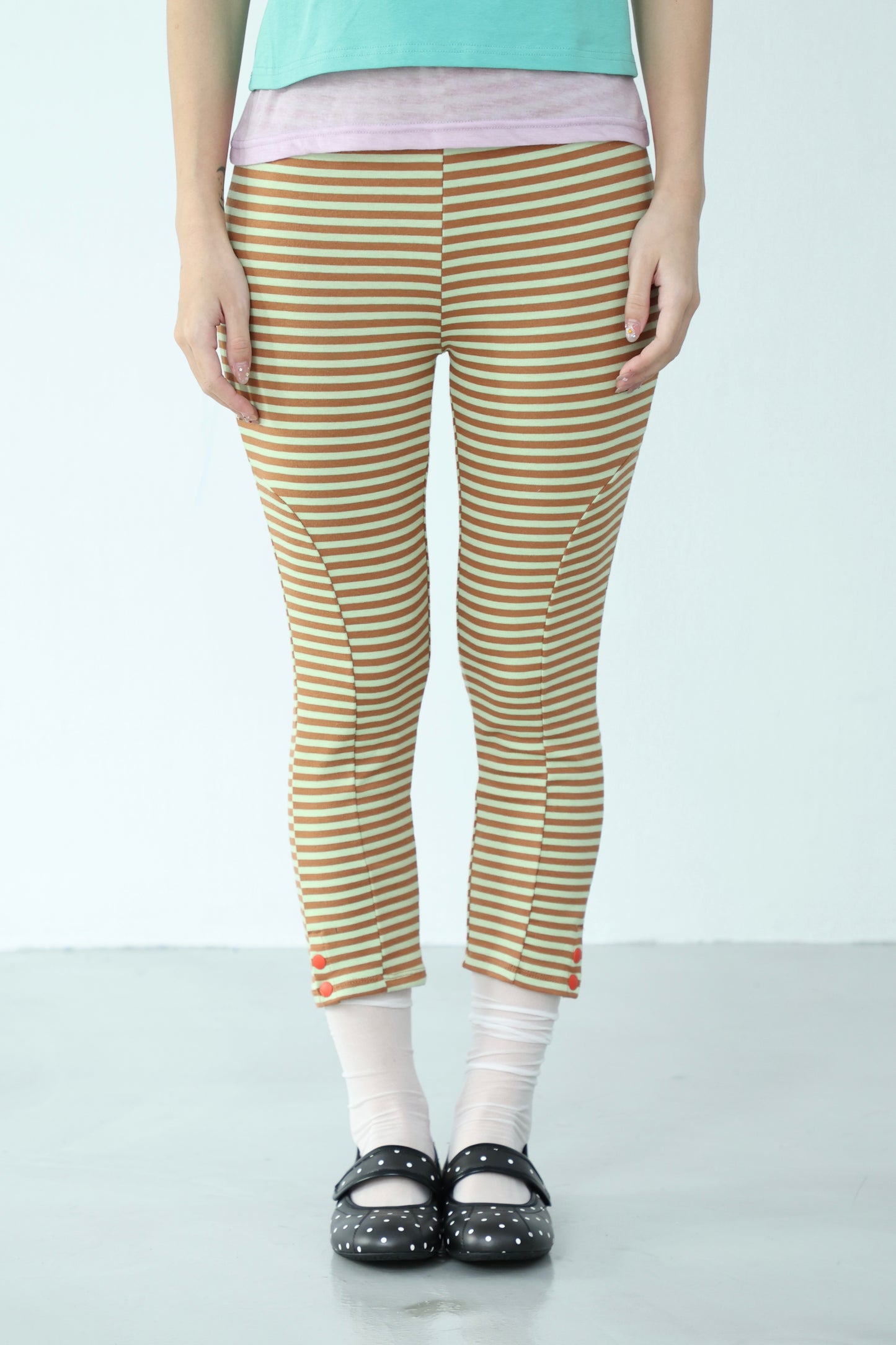 Button-up striped cropped trousers