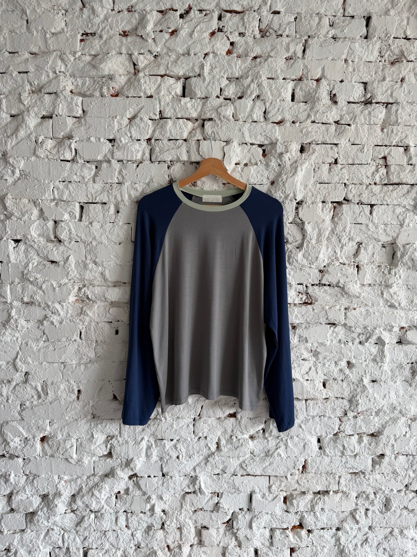 Loose-fitting patchwork long-sleeved top