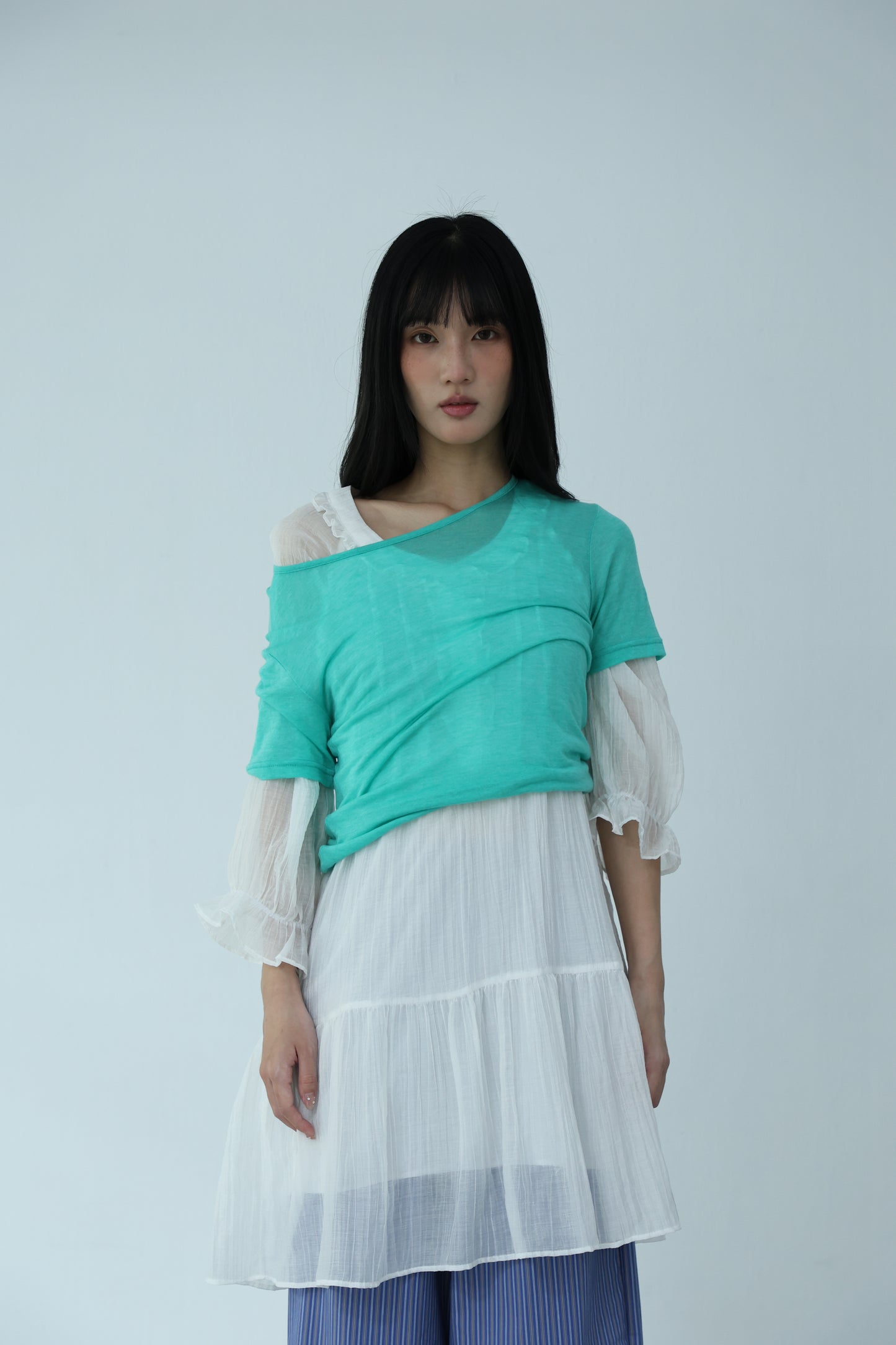 Thin short-sleeved top