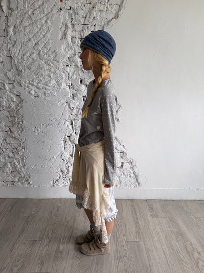 Lace-trimmed tie-up thin top