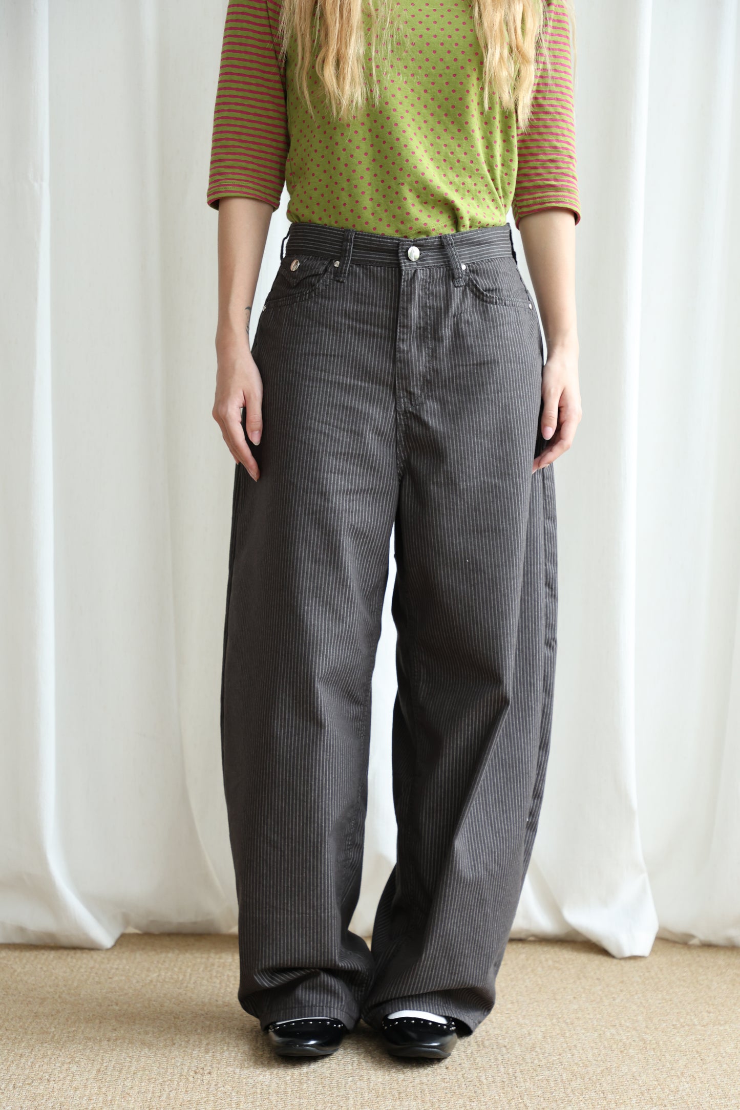 Thin straight stripe baggy pants