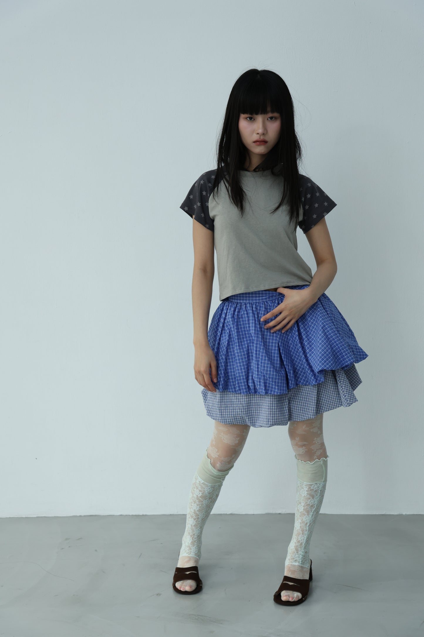 Star-patterned short-sleeved top