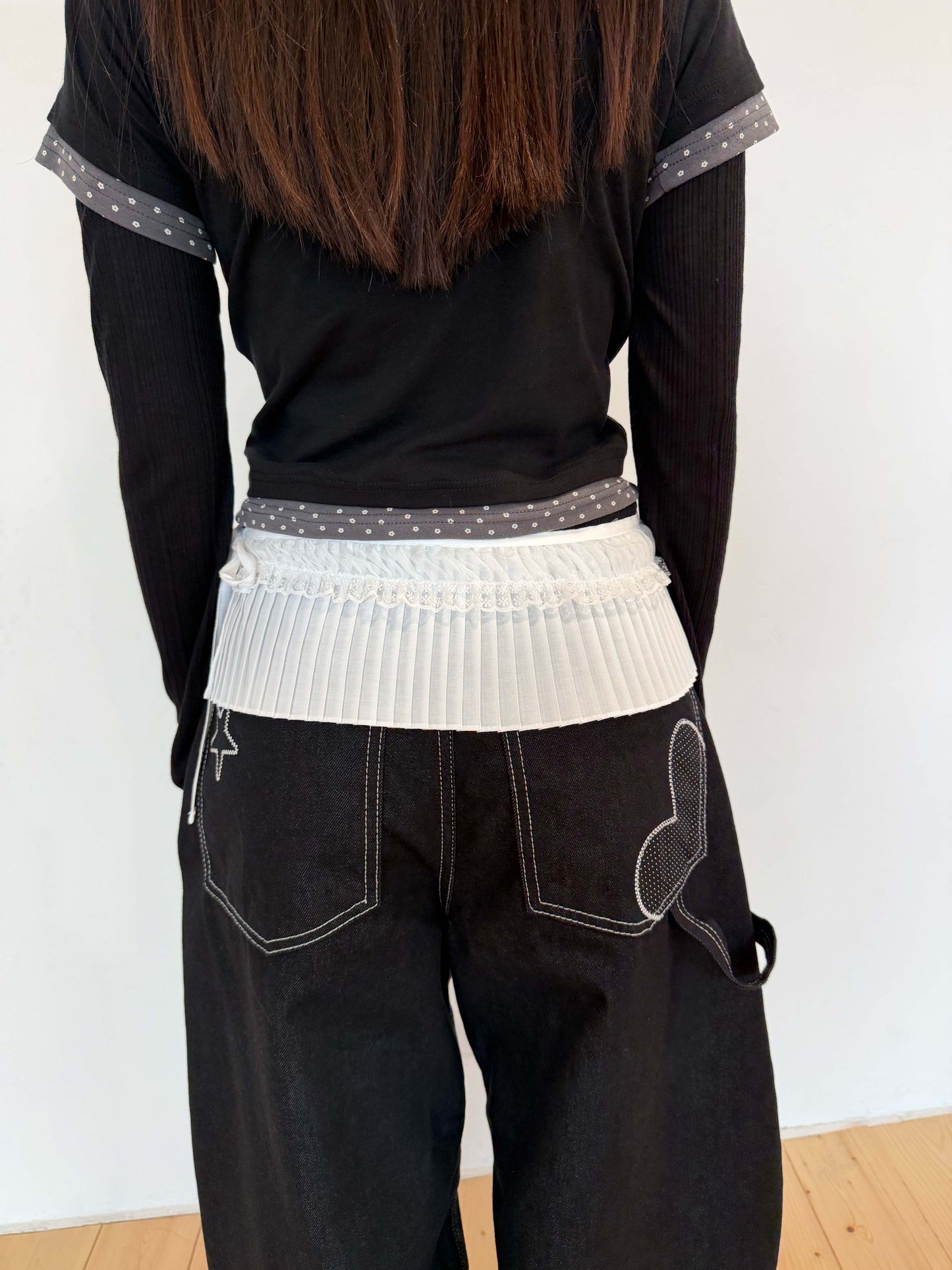 Embroidered loose-fitting work jeans