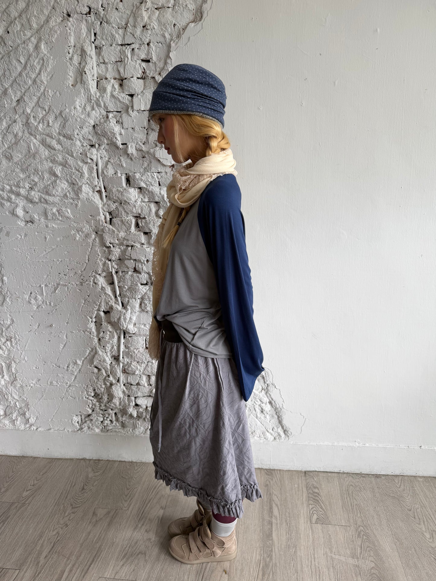 Loose-fitting patchwork long-sleeved top