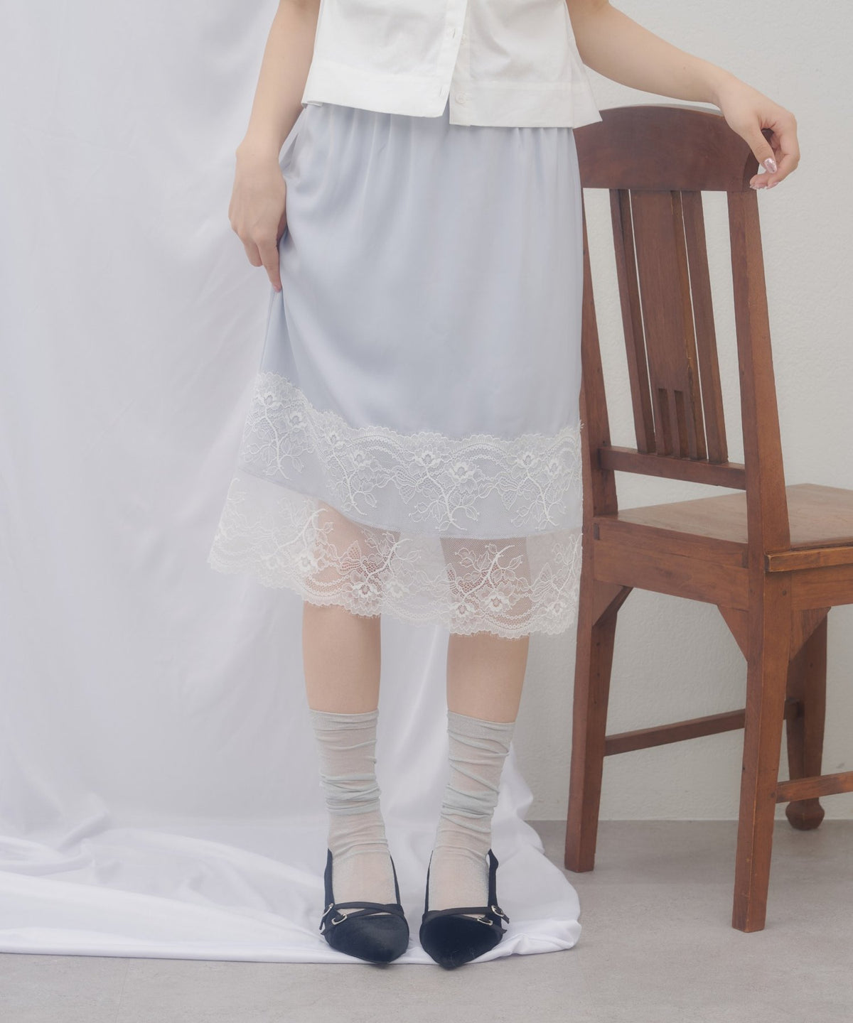 （sale 至9/21 22:00）Discoat umm. 蕾絲拼接緞面裙
