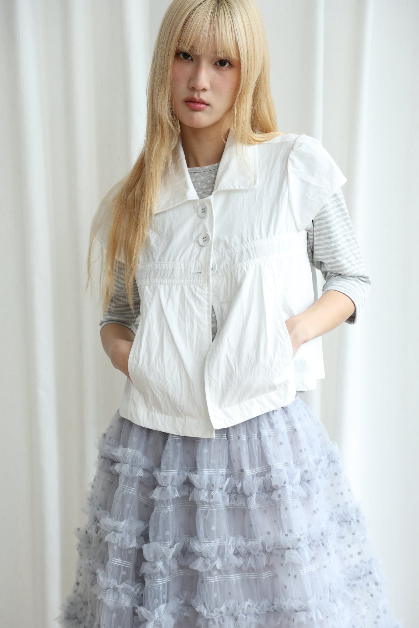 Short-sleeved shirt top