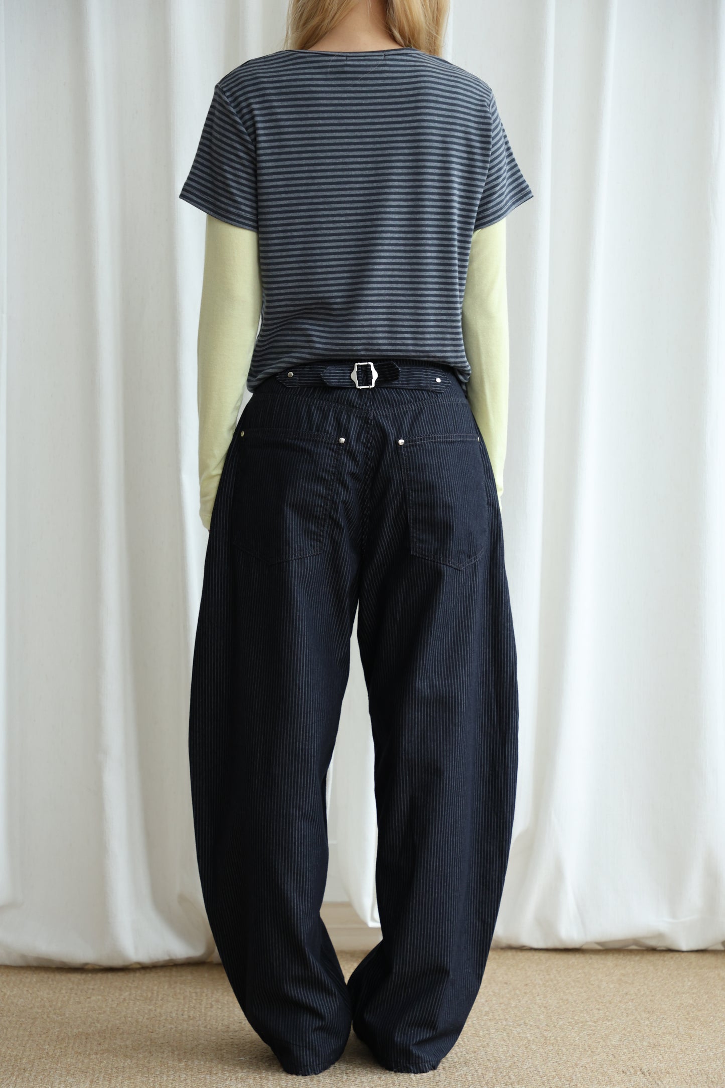 Thin straight stripe baggy pants