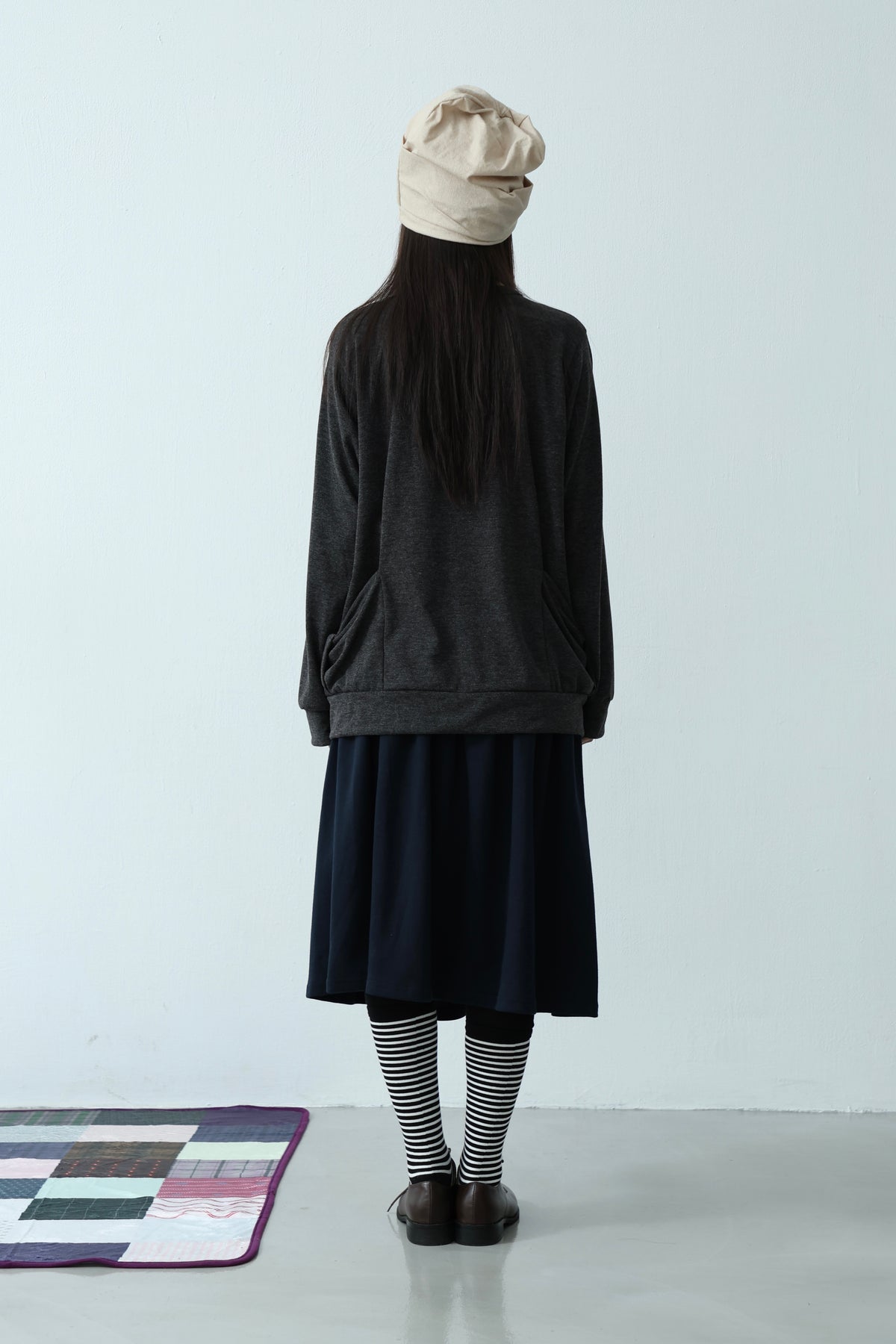 Open collar with bow and bow