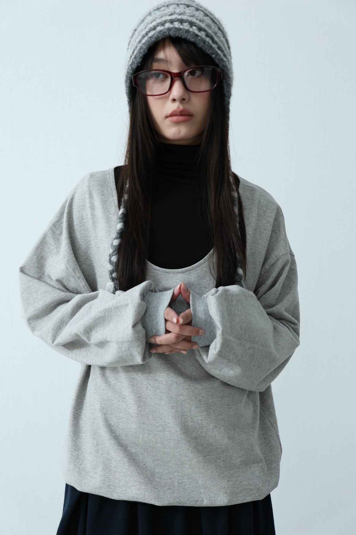 U-neck loose sweatshirt
