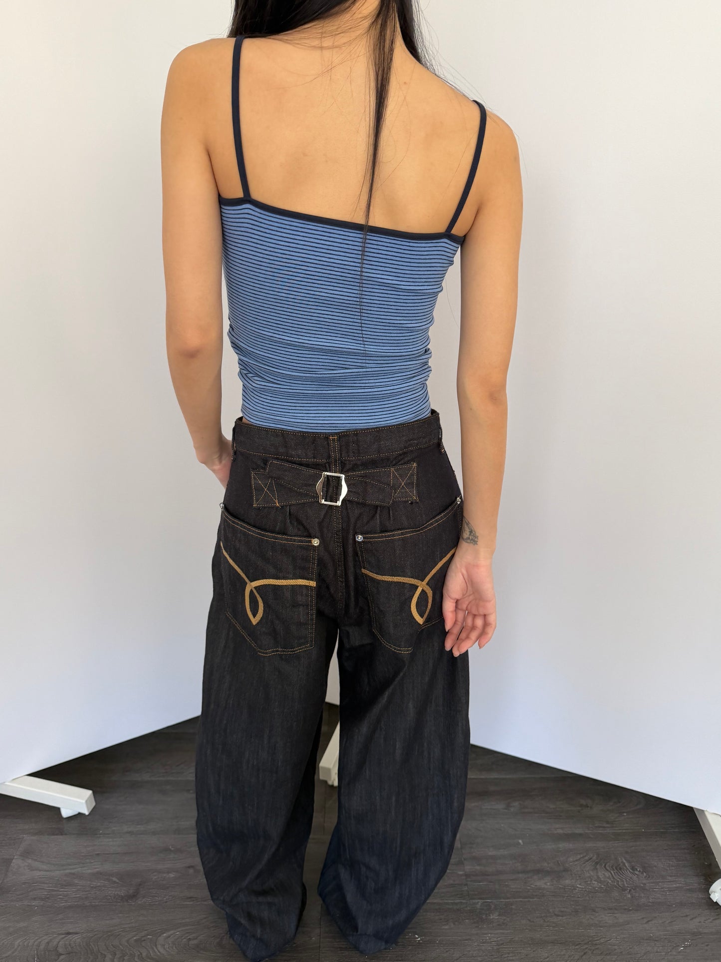 Thin-shouldered striped bra top