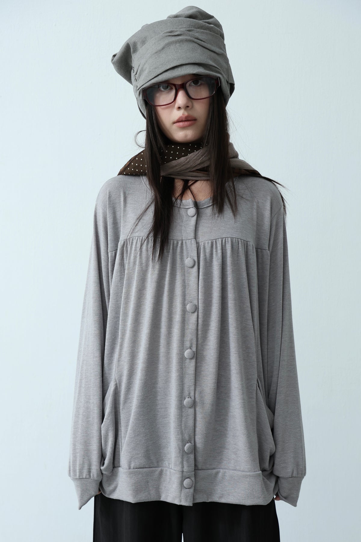 Open collar with bow and bow