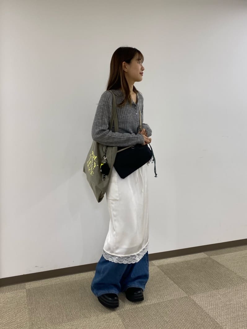 Discoat 雙口袋光澤緞面裙