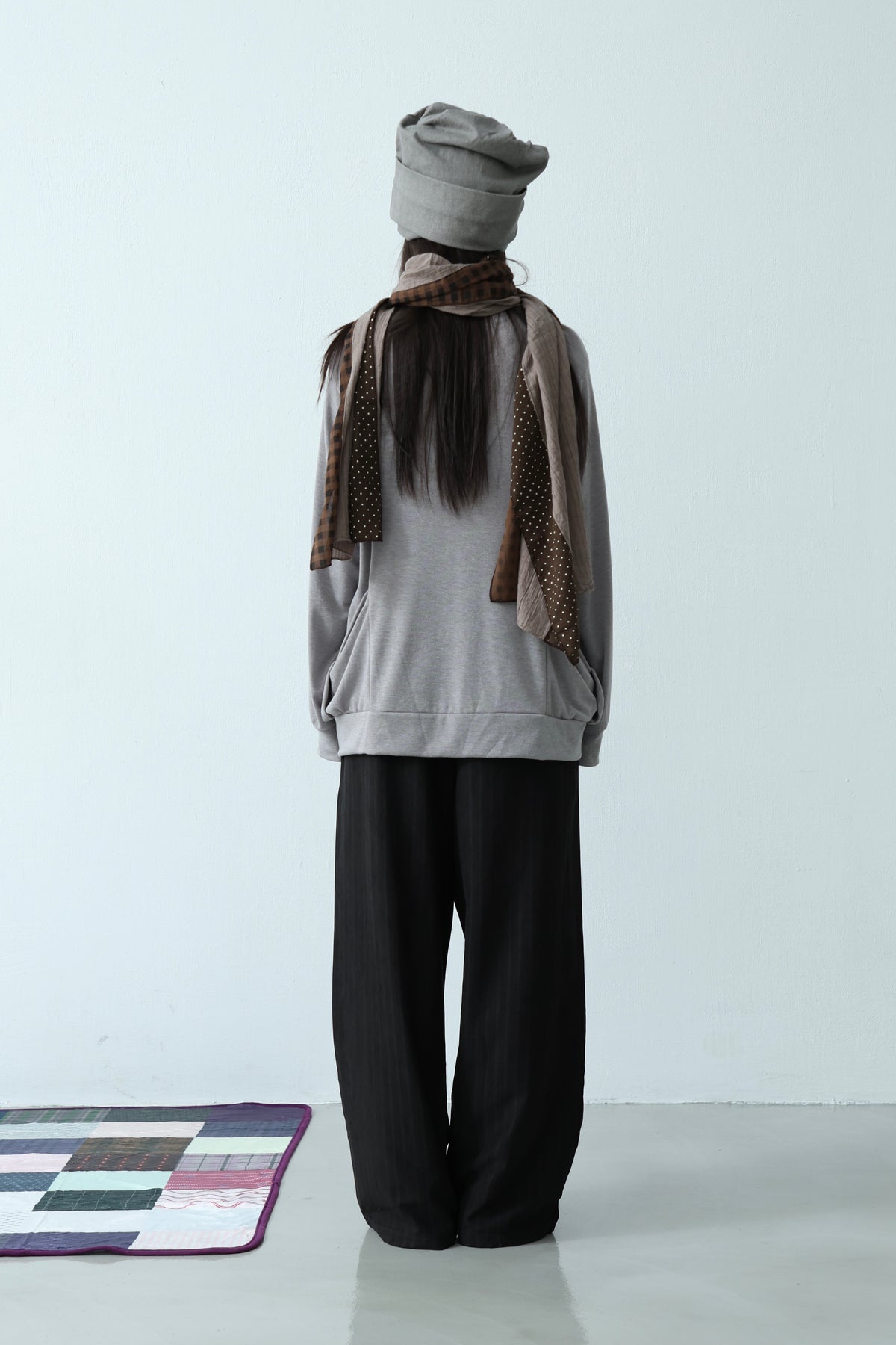 Open collar with bow and bow