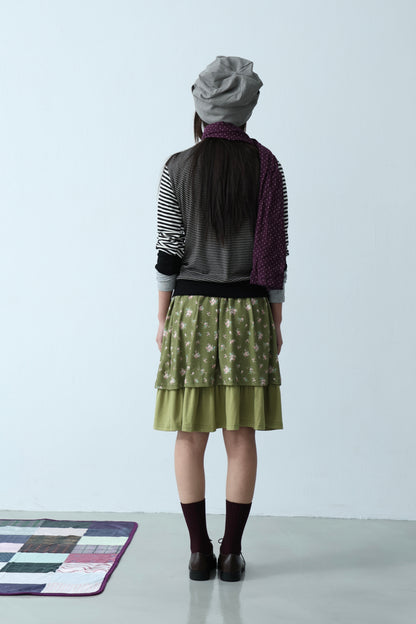 Floral layered five-quarter skirt