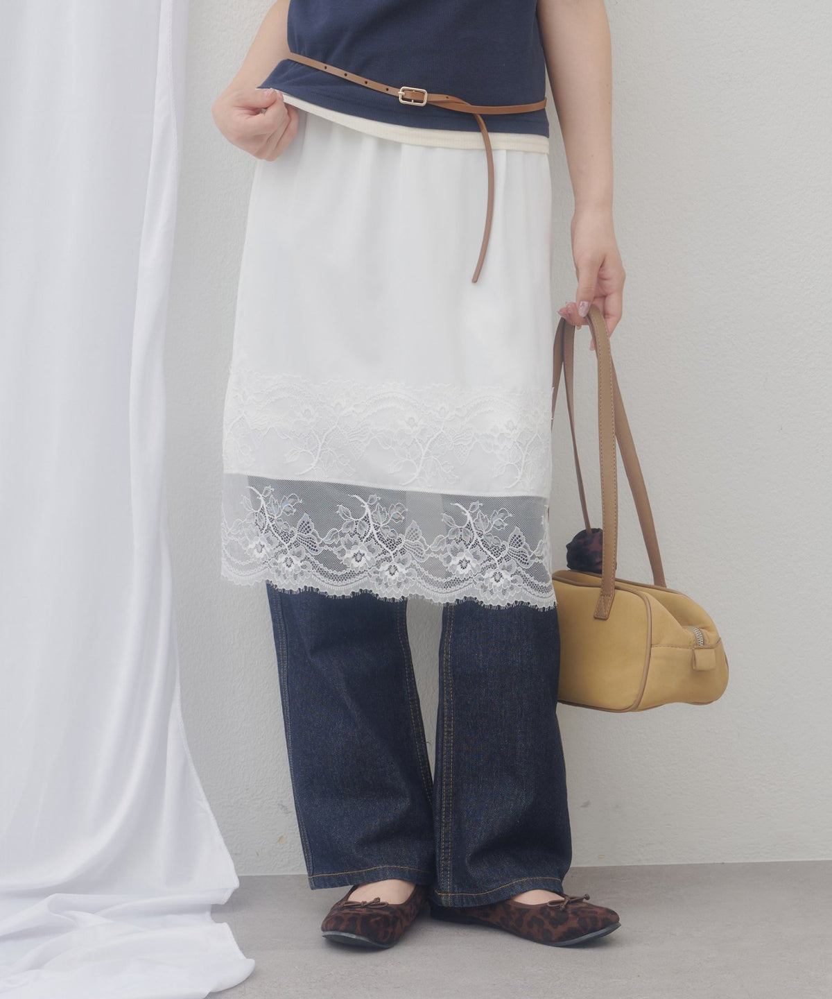 （sale 至9/21 22:00）Discoat umm. 蕾絲拼接緞面裙