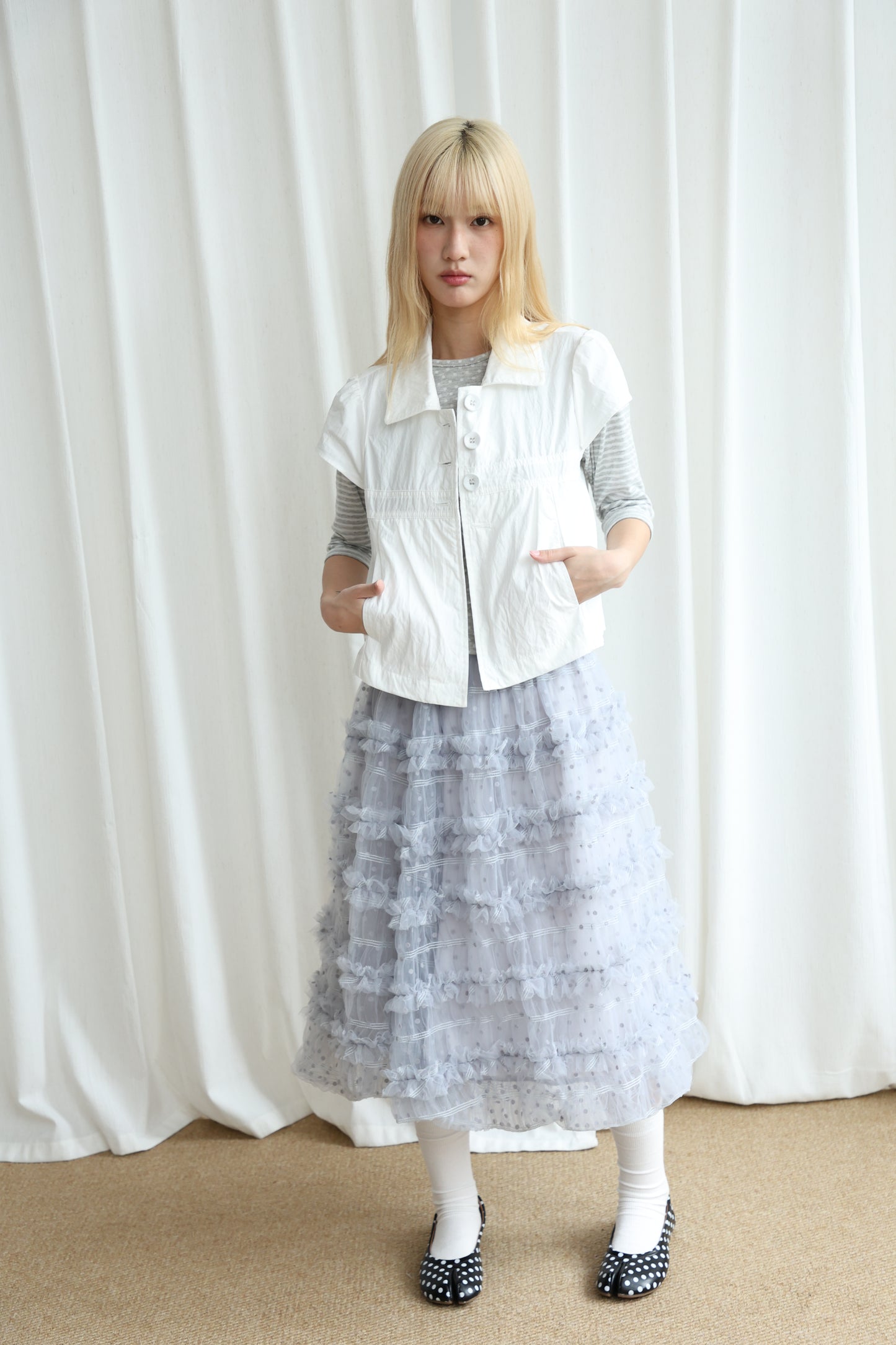 Short-sleeved shirt top