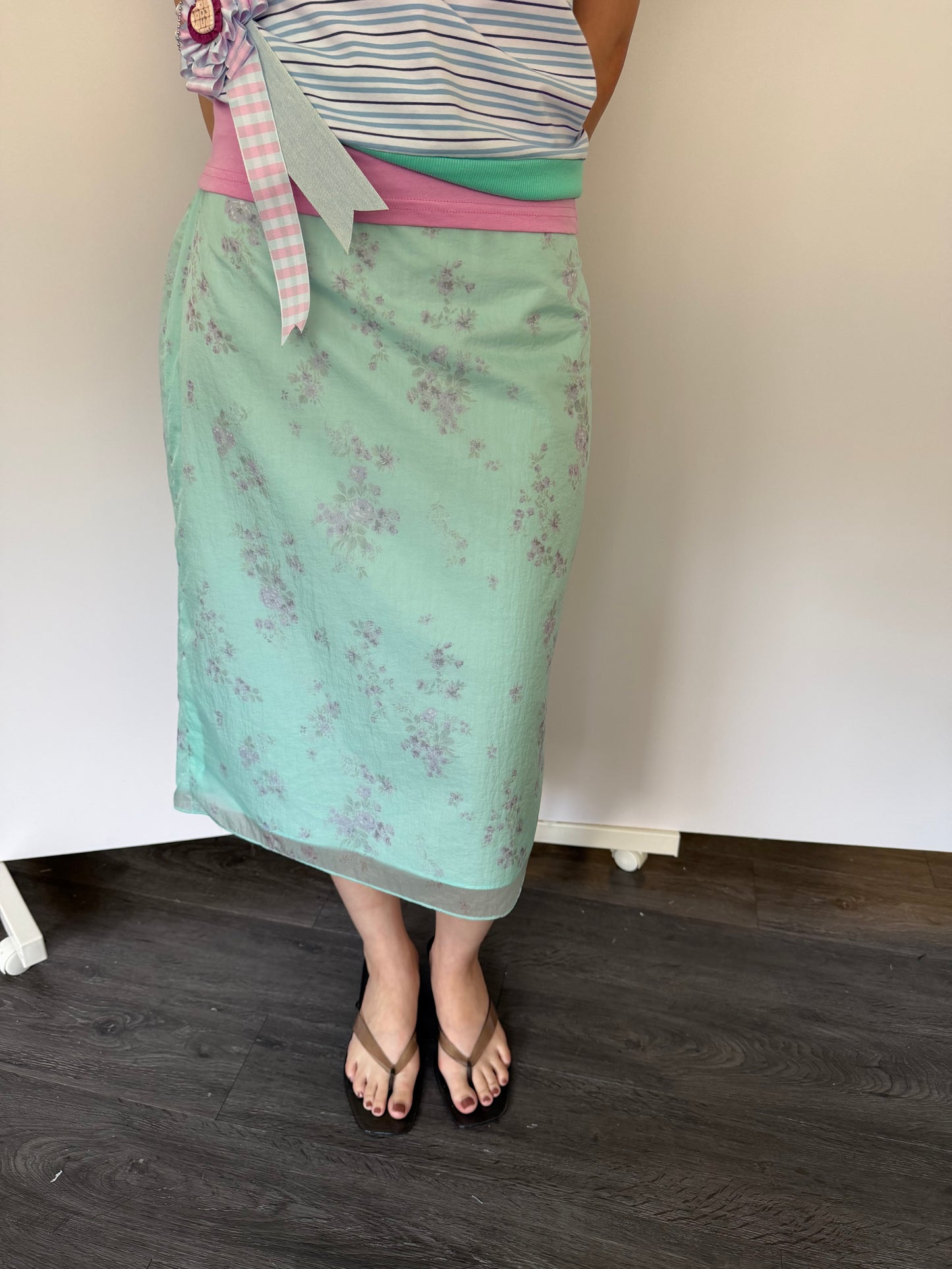 Sheer floral straight skirt