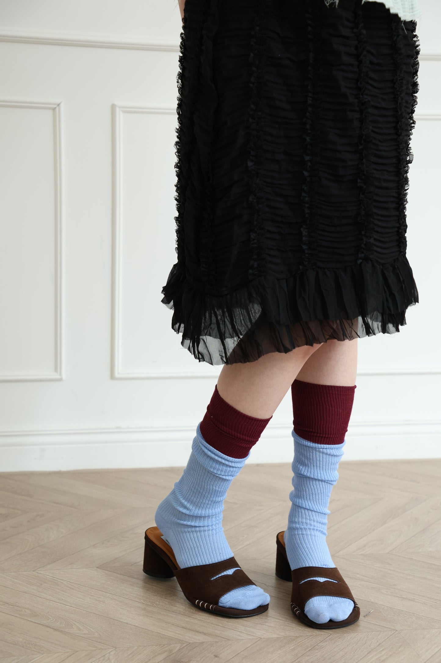 Color-blocked knee socks