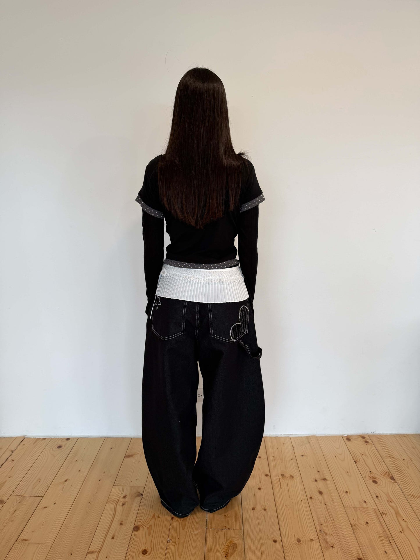Embroidered loose-fitting work jeans