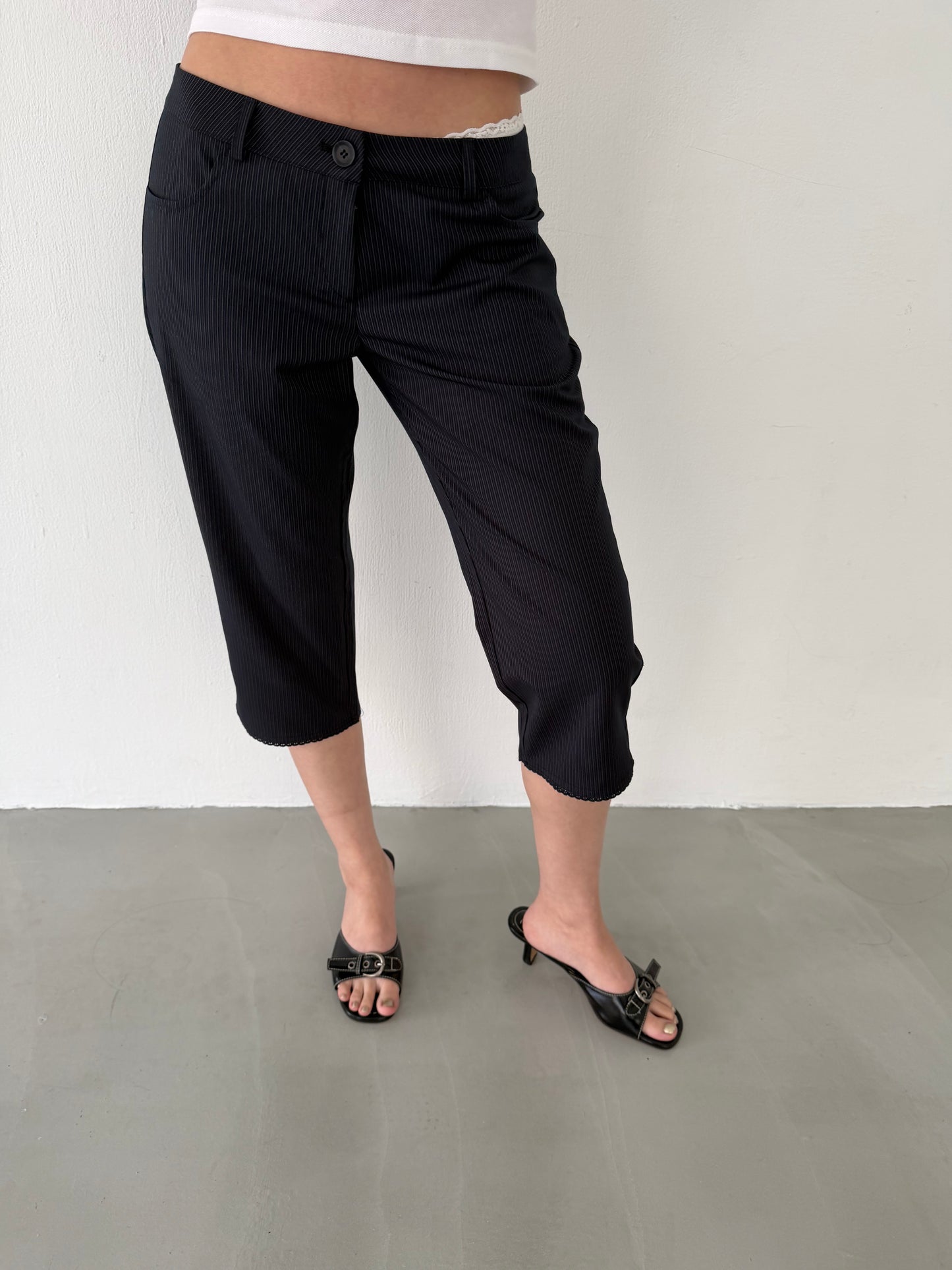 Suit lace capri pants