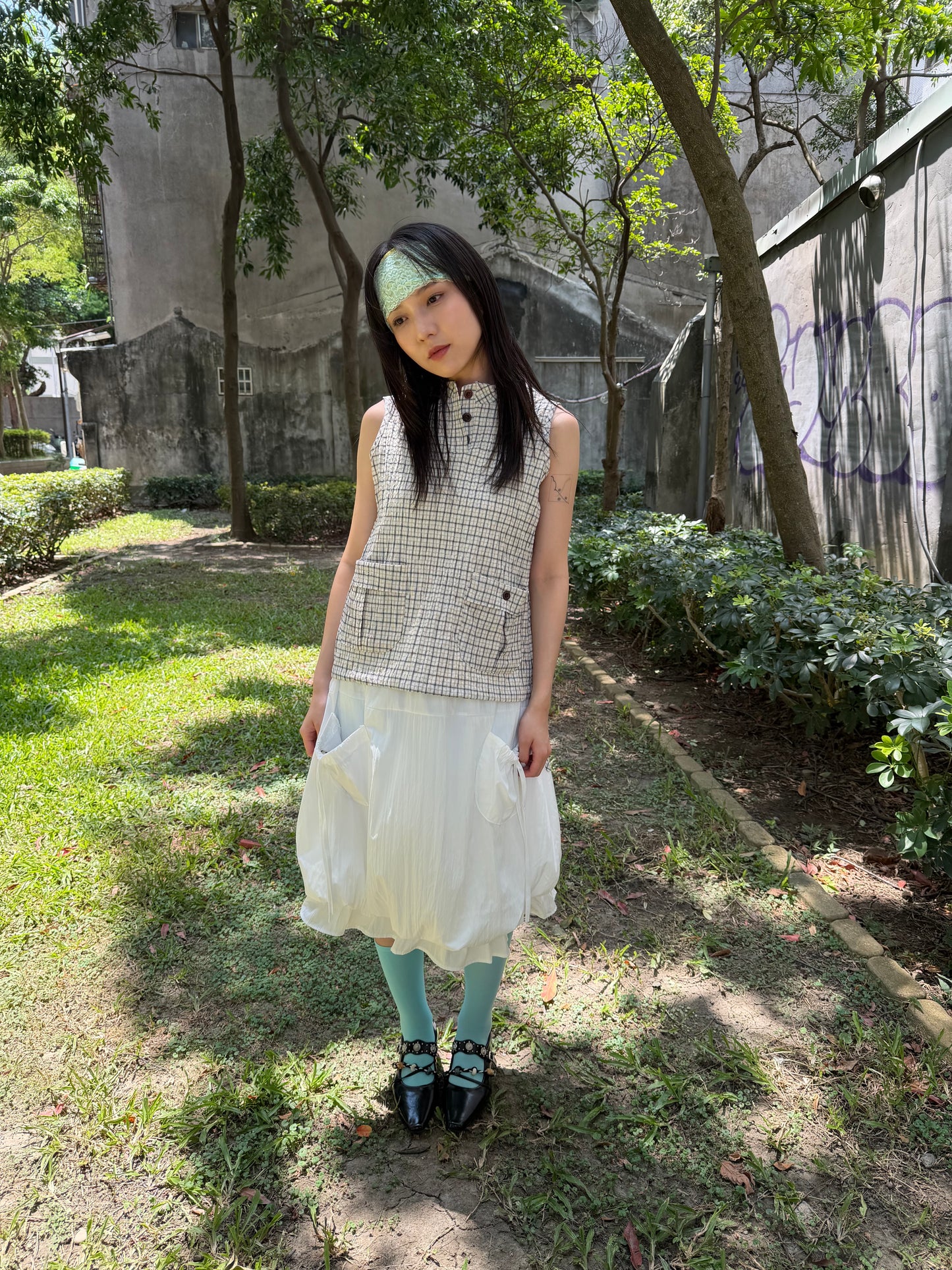 Checkered button pocket vest