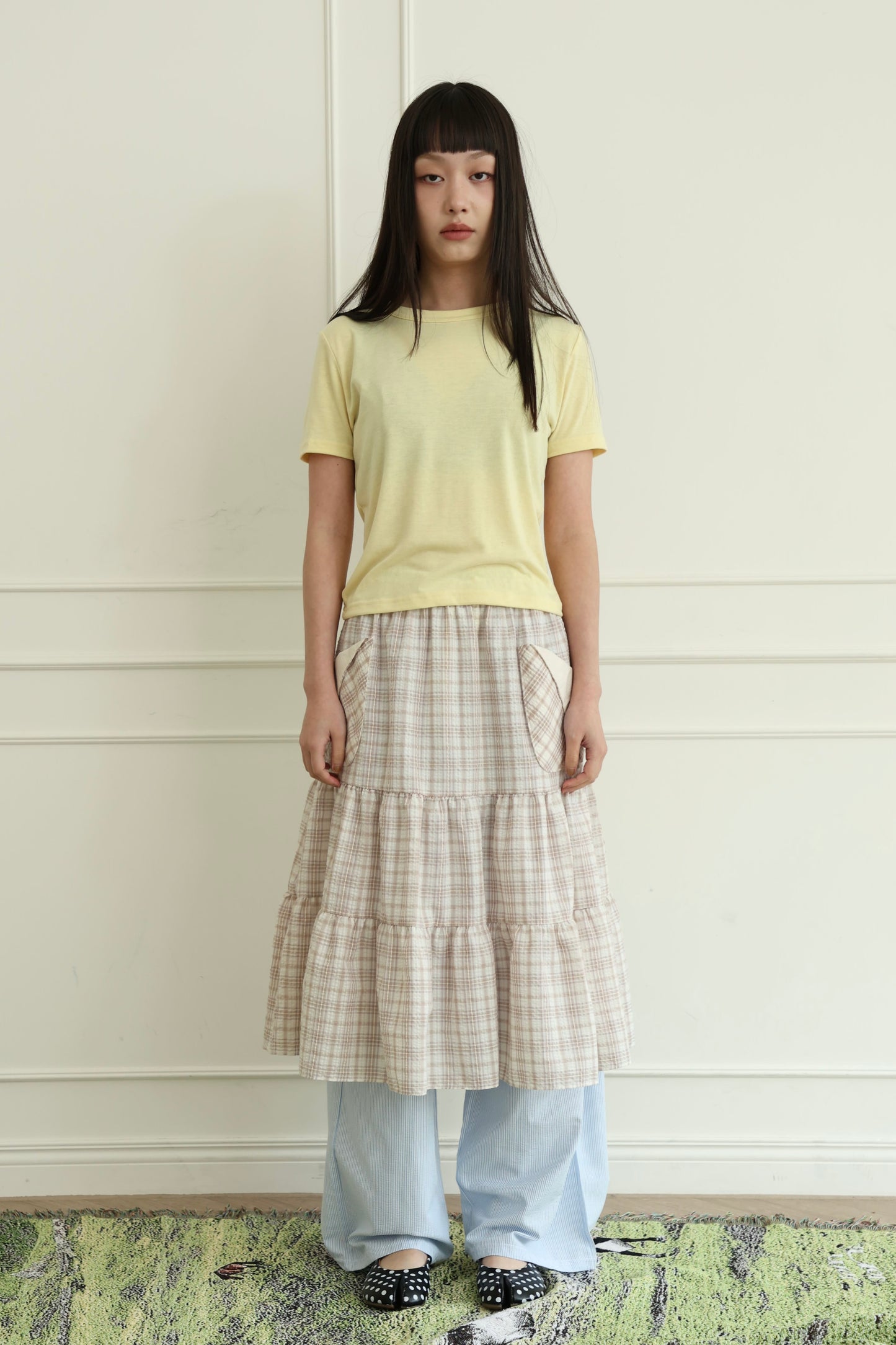Basic skin-friendly short-sleeved top