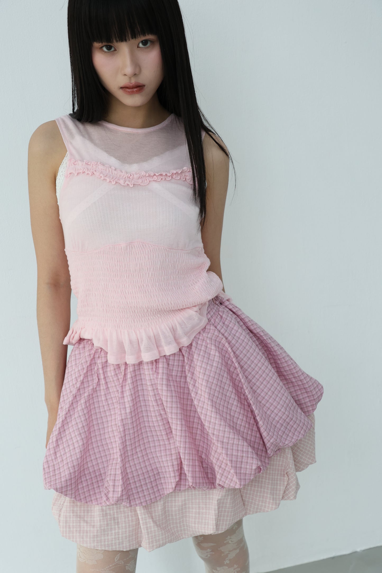 Sleeveless thin lace vest