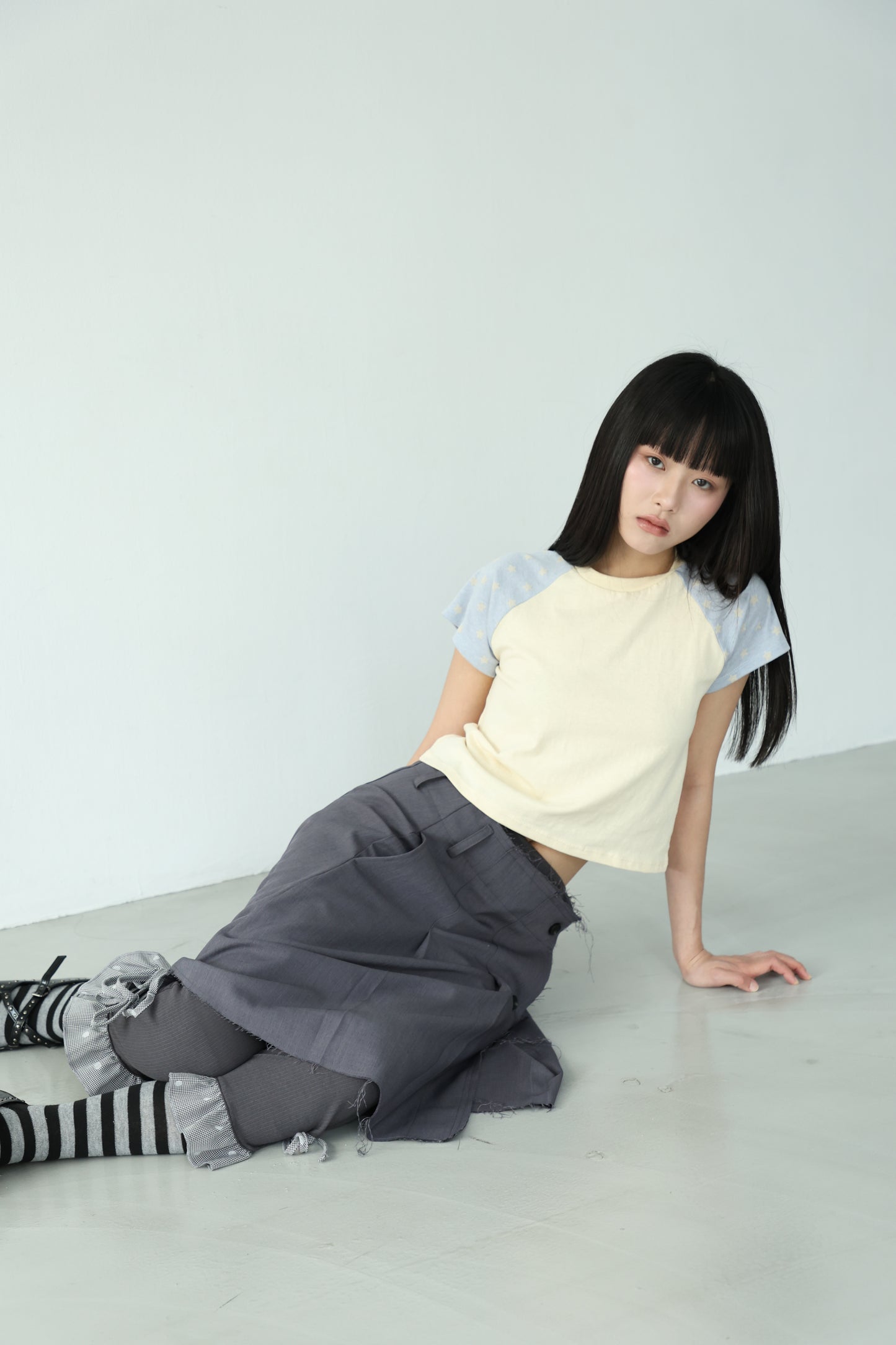Star-patterned short-sleeved top